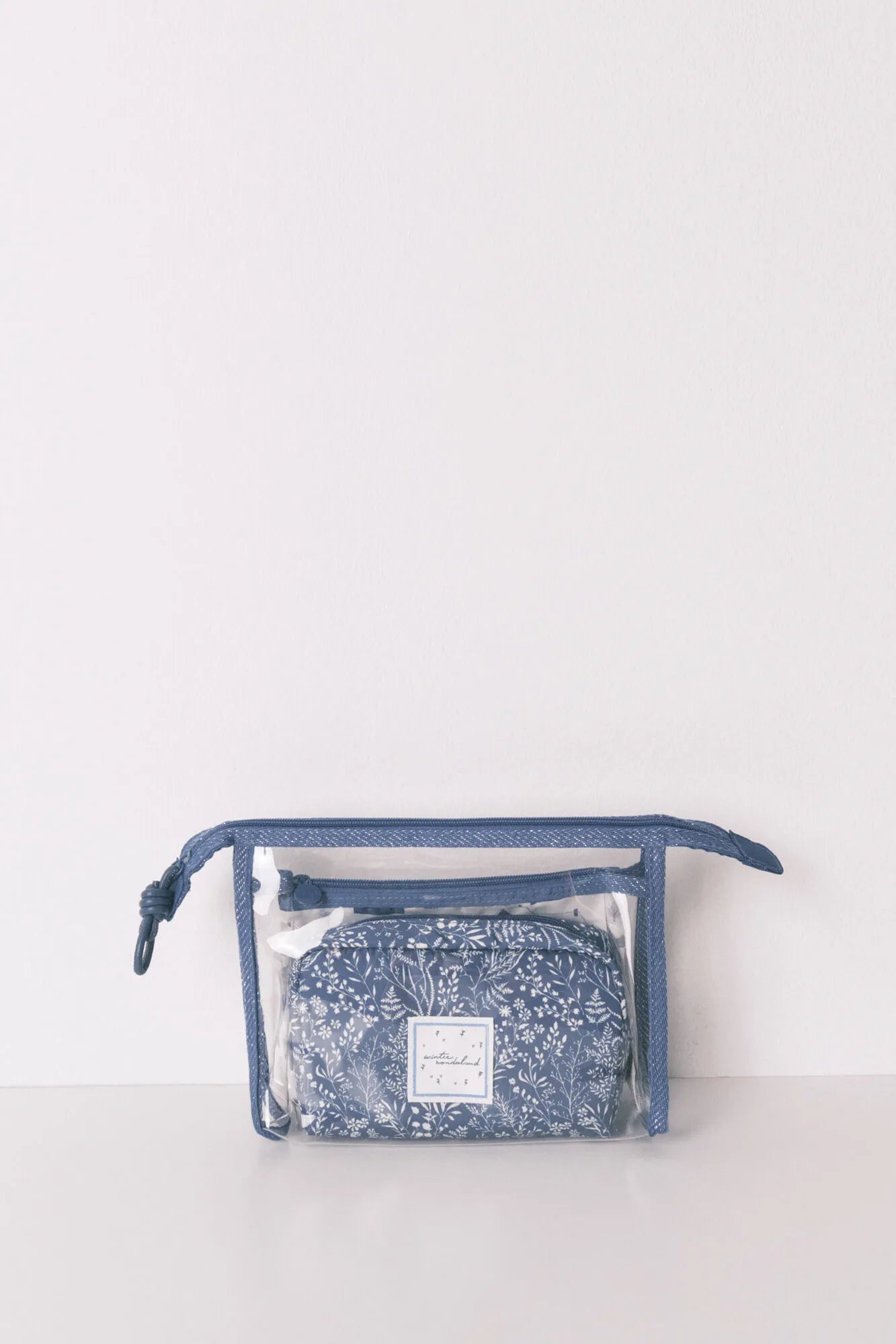 Women Secret_Multicoloured_Pack of 3 Toiletry Bags with Assorted Blue and White Prints_4842019_98_02