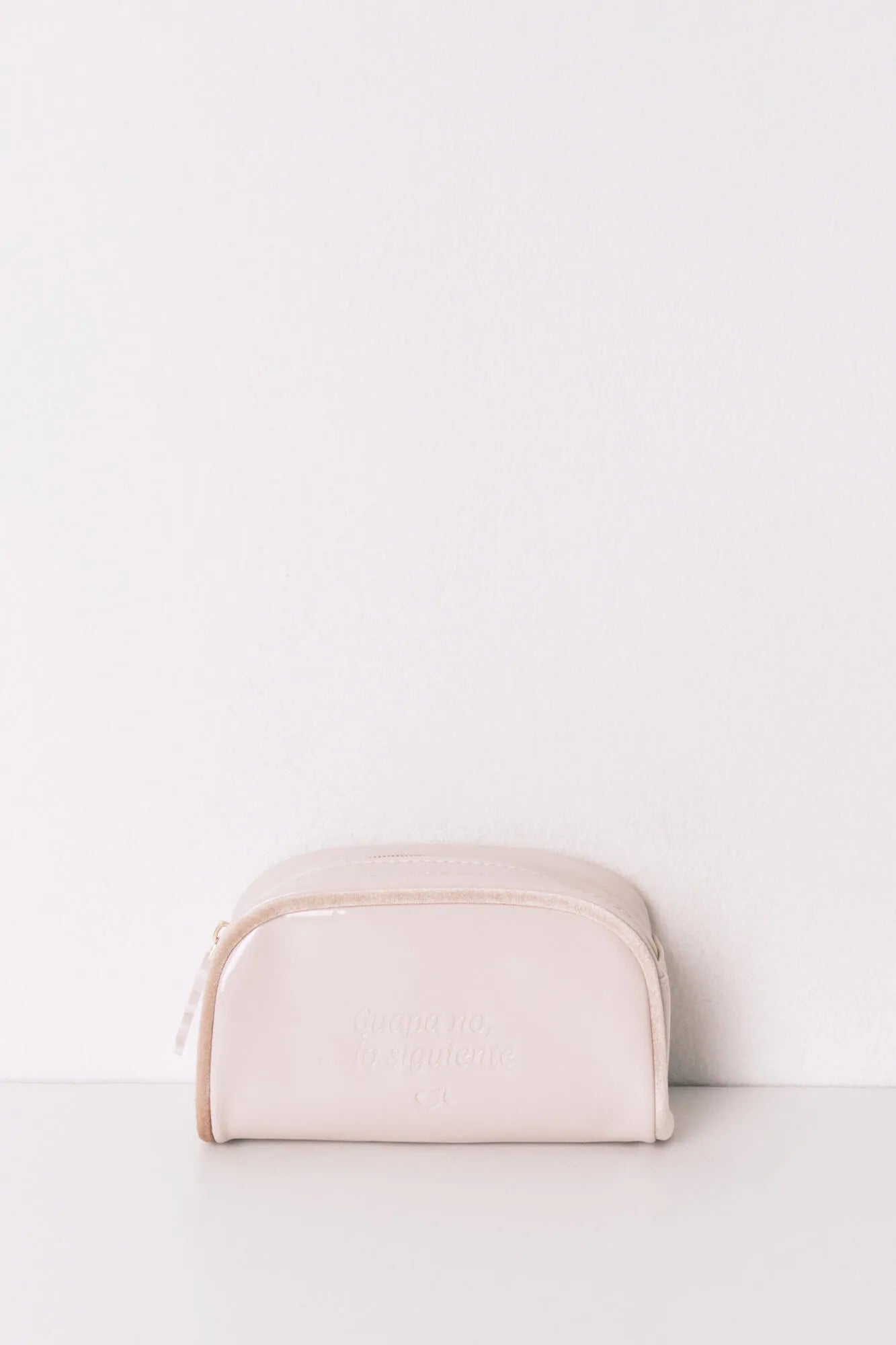 Women Secret_Pink_Small White Patent Leather Toiletry Vanity Case_4842048_72_01