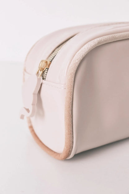 Women Secret_Pink_Small White Patent Leather Toiletry Vanity Case_4842048_72_02