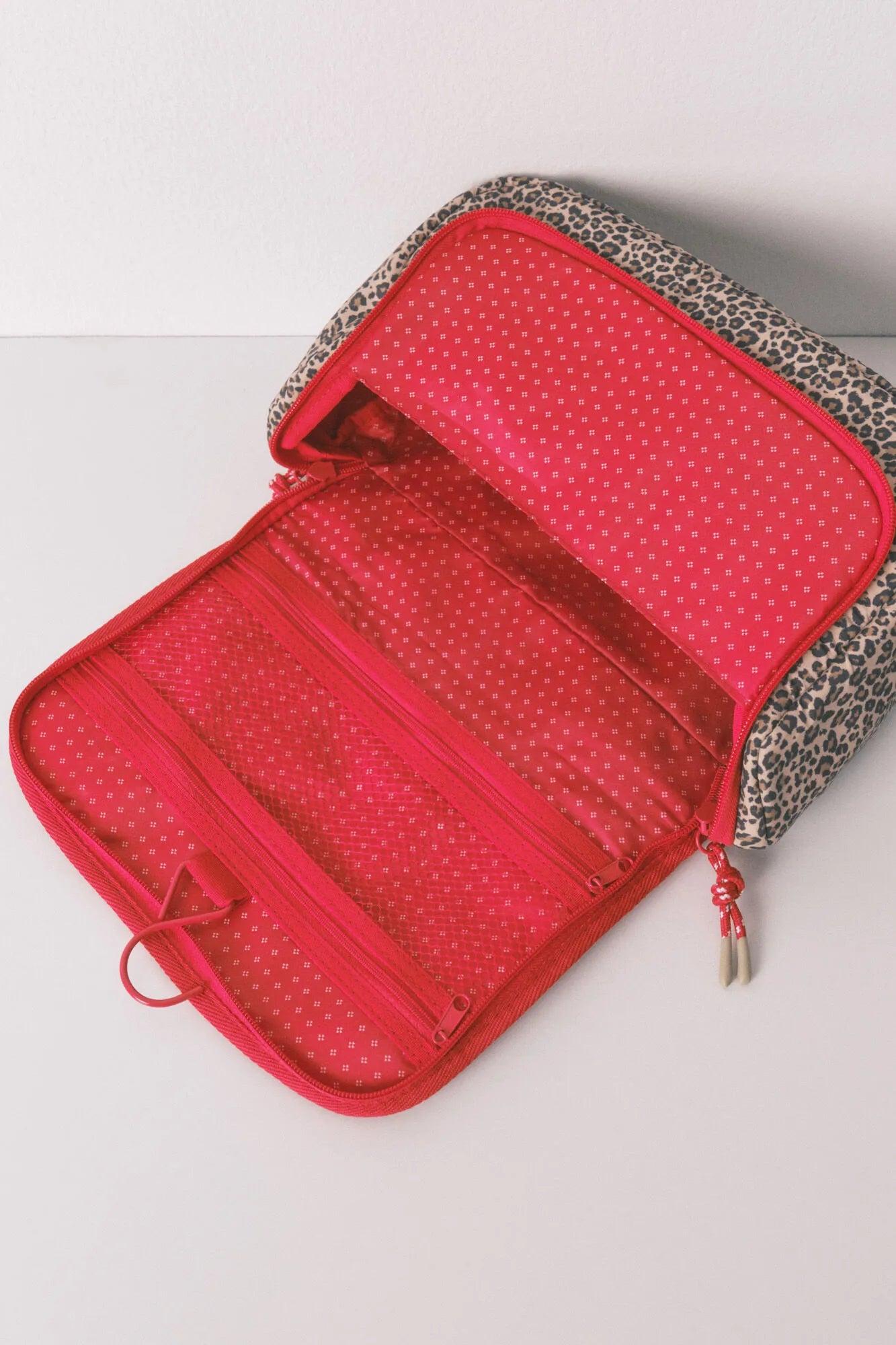 Women Secret_Brown Print_Medium Vanity Case with Snoopy Animal Print Hanger_4842051_39_06
