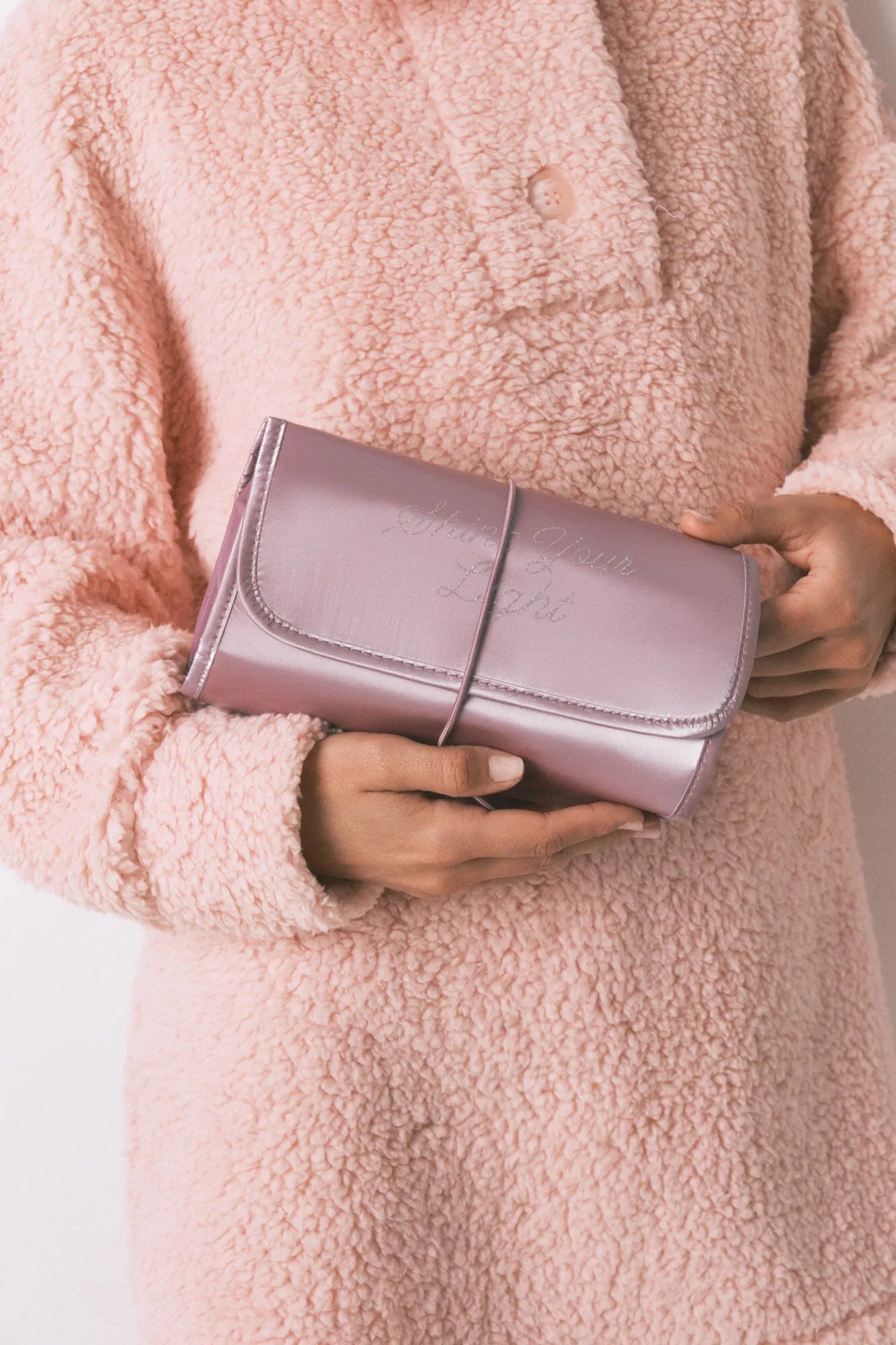 Women Secret_Pink_Medium Vanity Case with Pink Satin-Finish_4842056_71_03