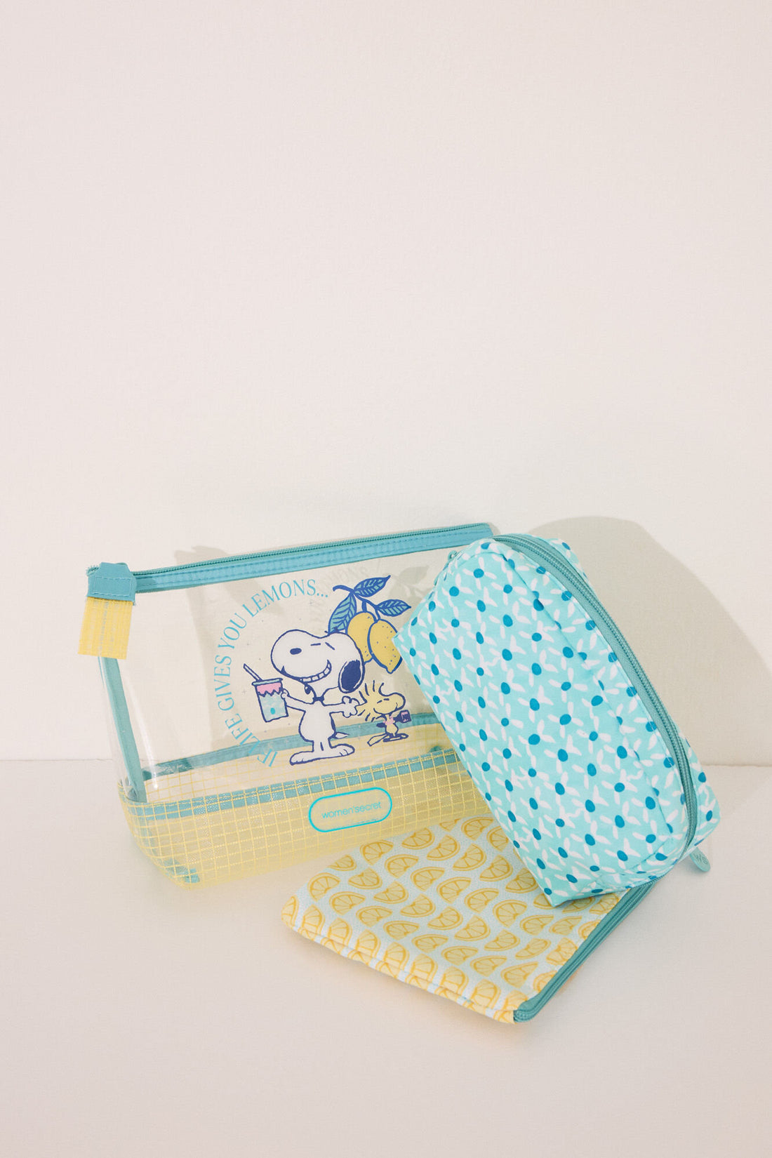 Women Secret_Multicoloured Snoopy Vanity Case Pack_4842920_98_01