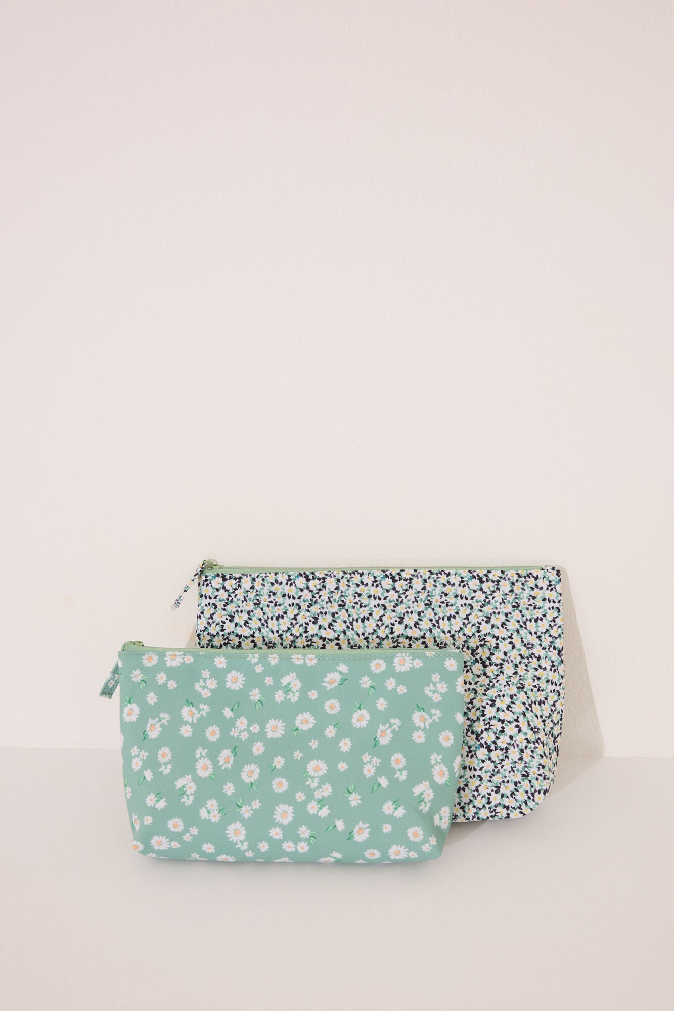 Women Secret_Multicoloured Flower Vanity Case Pack_4842923_98_02