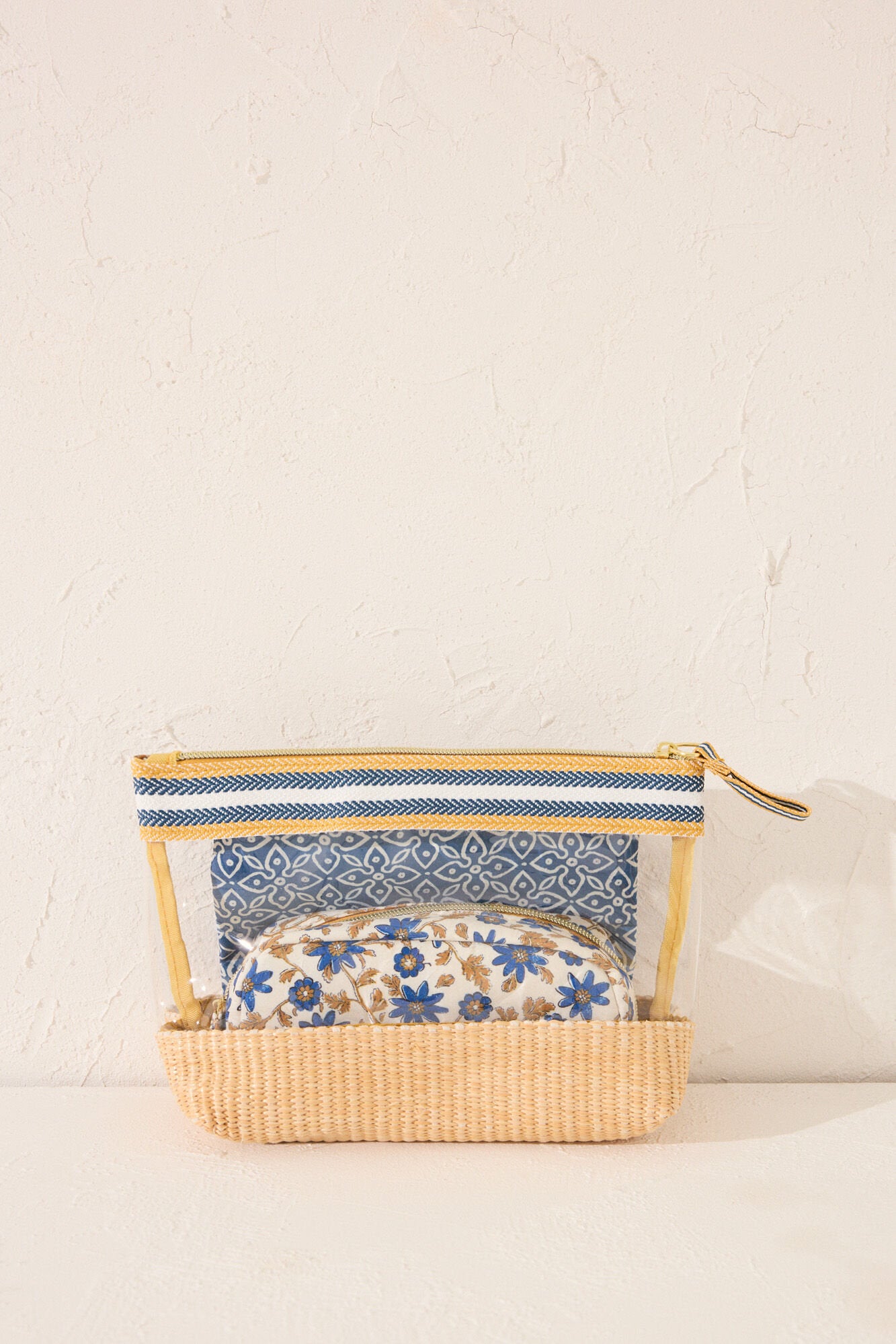 Women Secret_Pack of 3 Flower Print Toiletry Bags_4842927_19_01