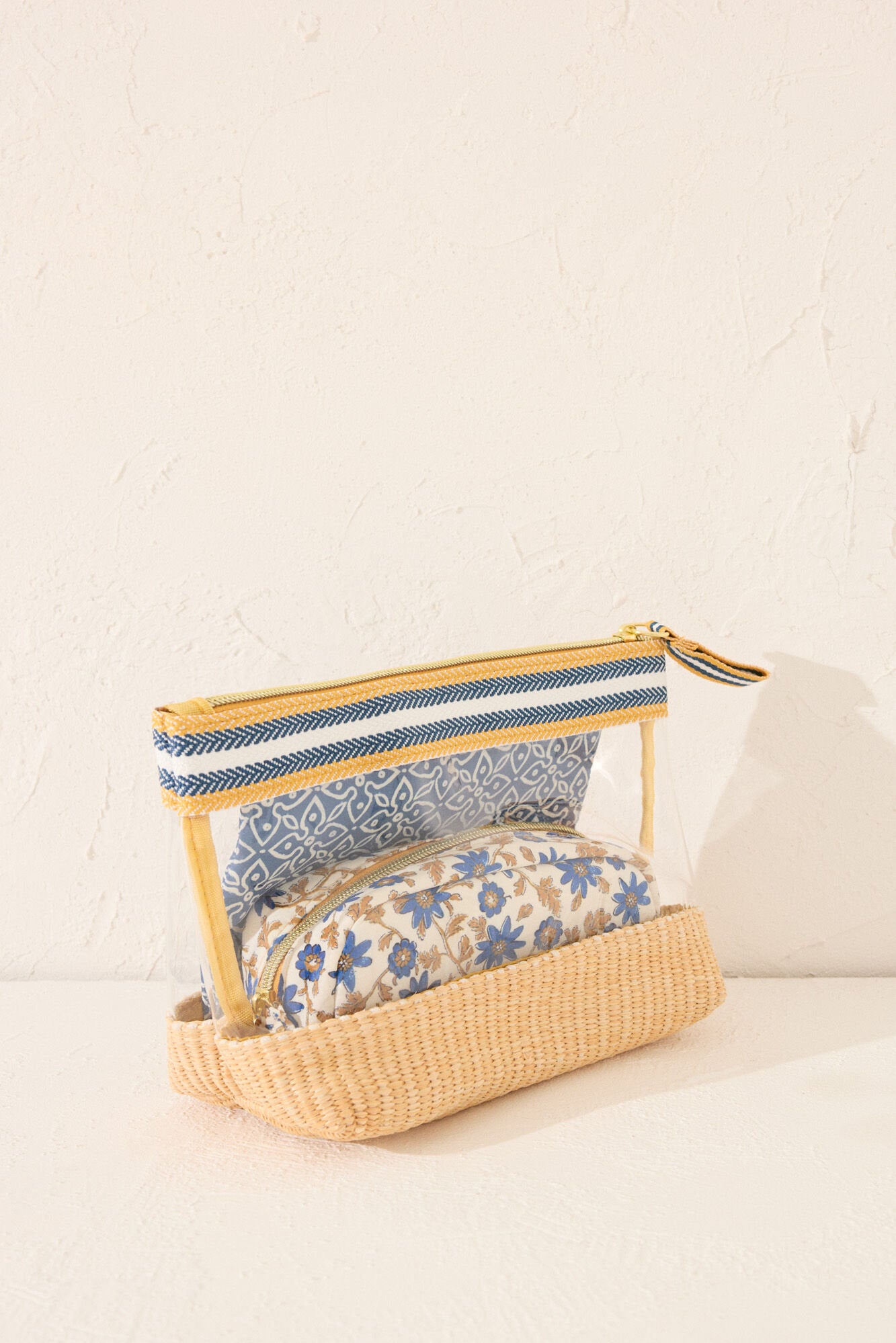 Women Secret_Pack of 3 Flower Print Toiletry Bags_4842927_19_04