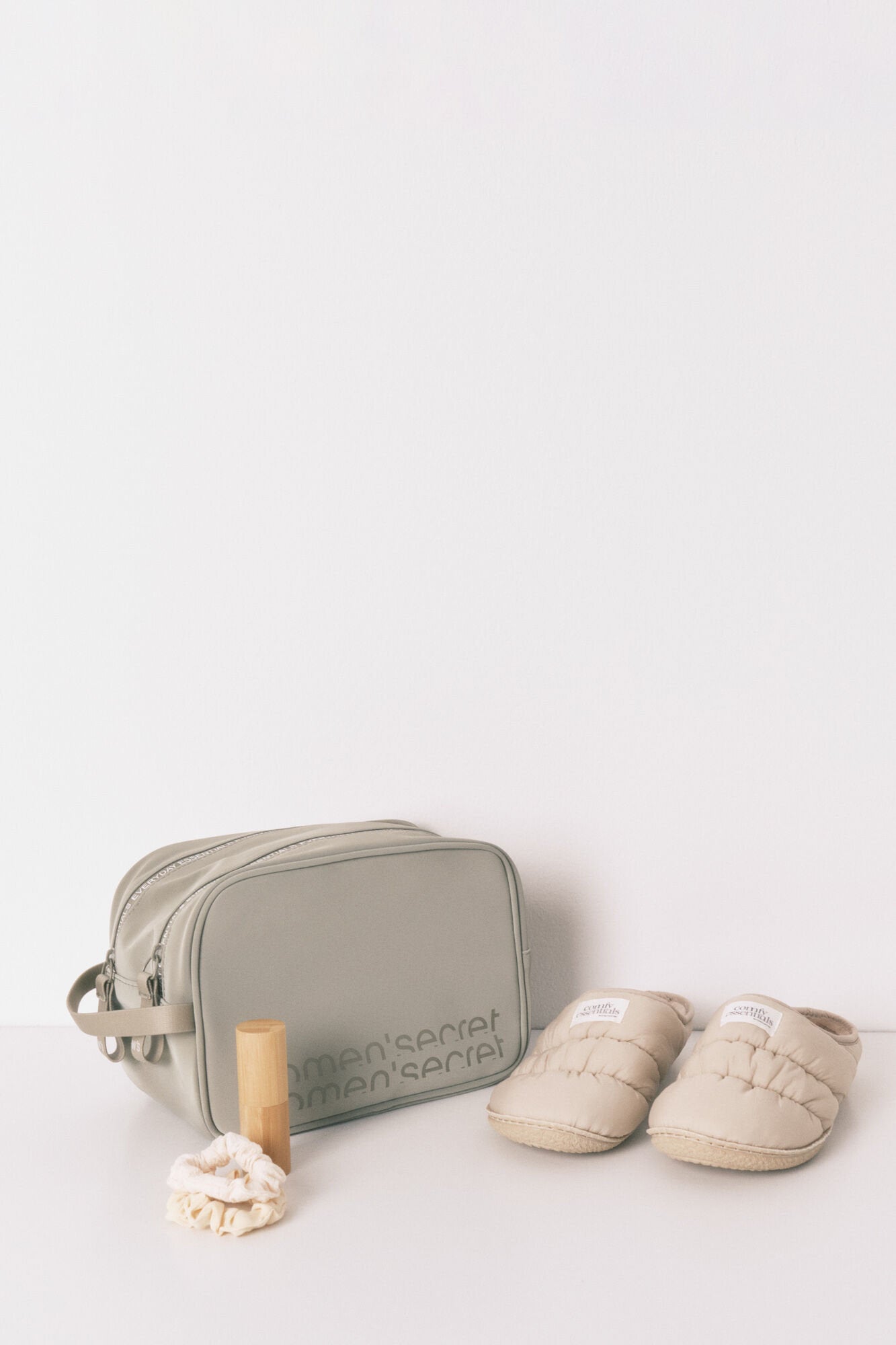 Women Secret_Large Rubber Khaki Vanity Case_4842935_91_06