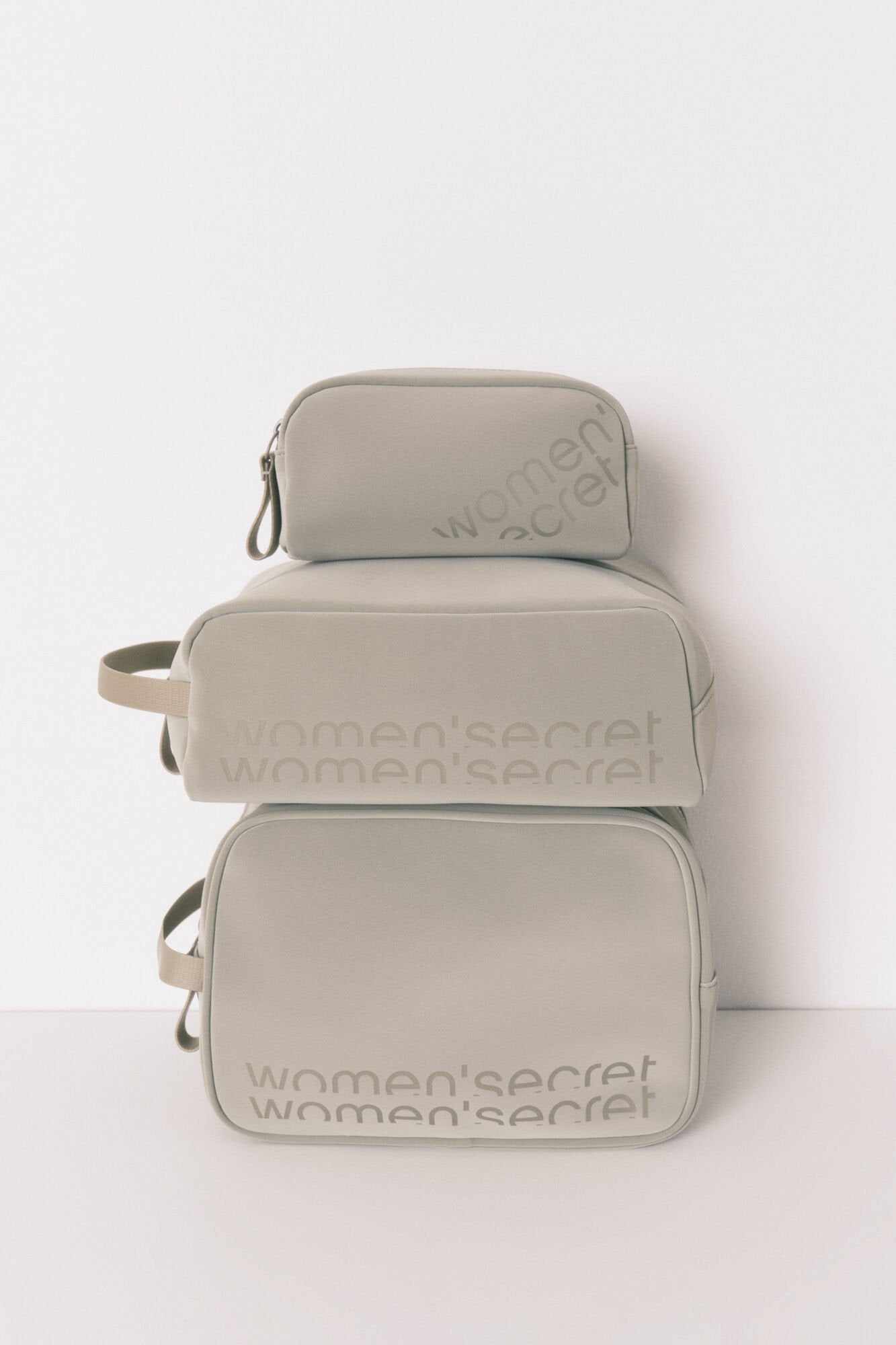 Women Secret_Large Rubber Khaki Vanity Case_4842935_91_07