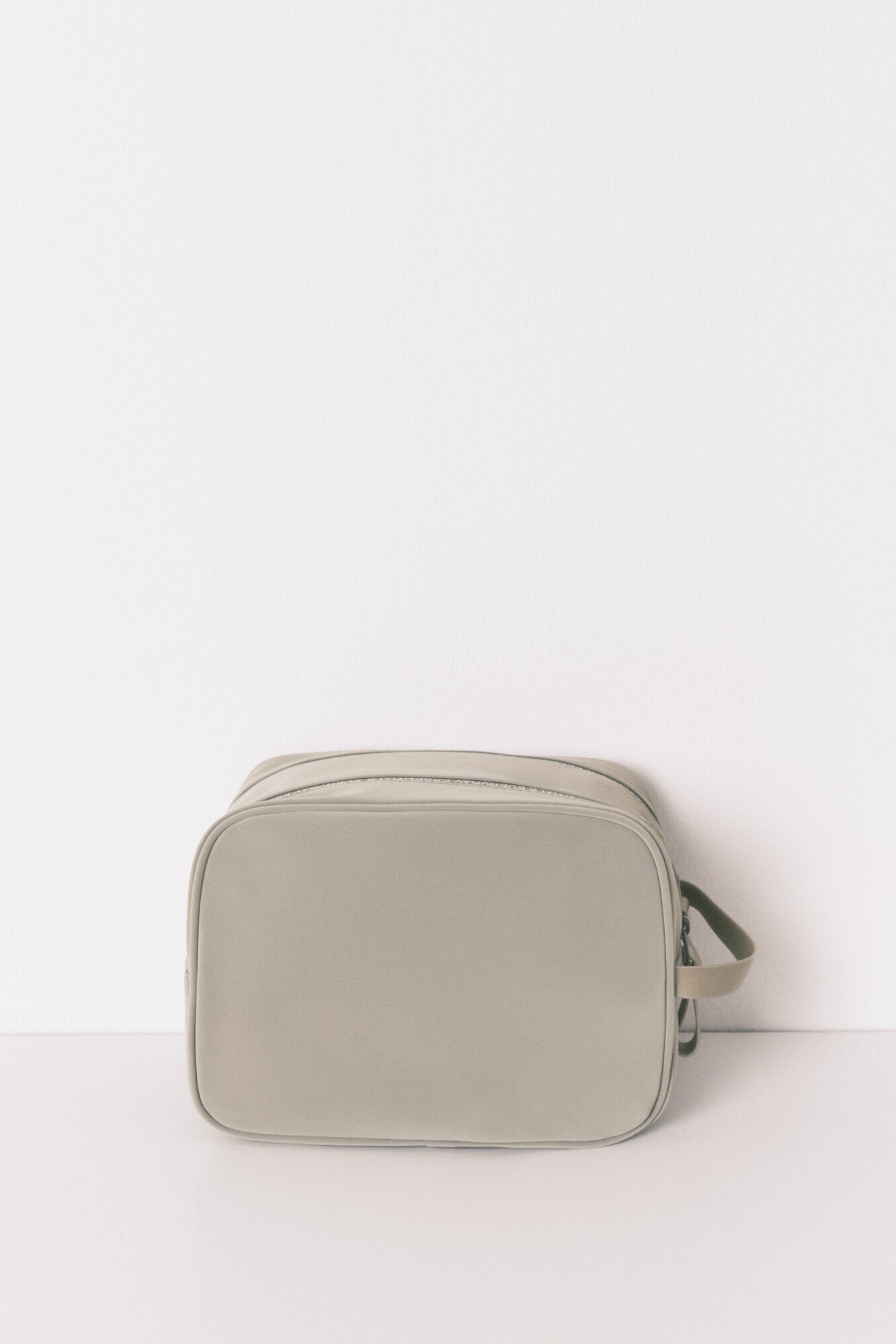 Women Secret_Large Rubber Khaki Vanity Case_4842935_91_08