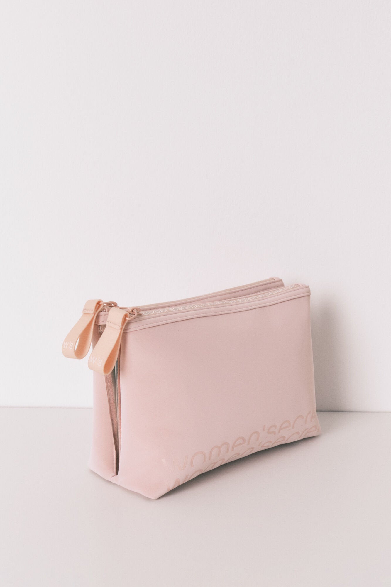 Women Secret_Medium Pink Rubber Vanity Case_4842936_71_01