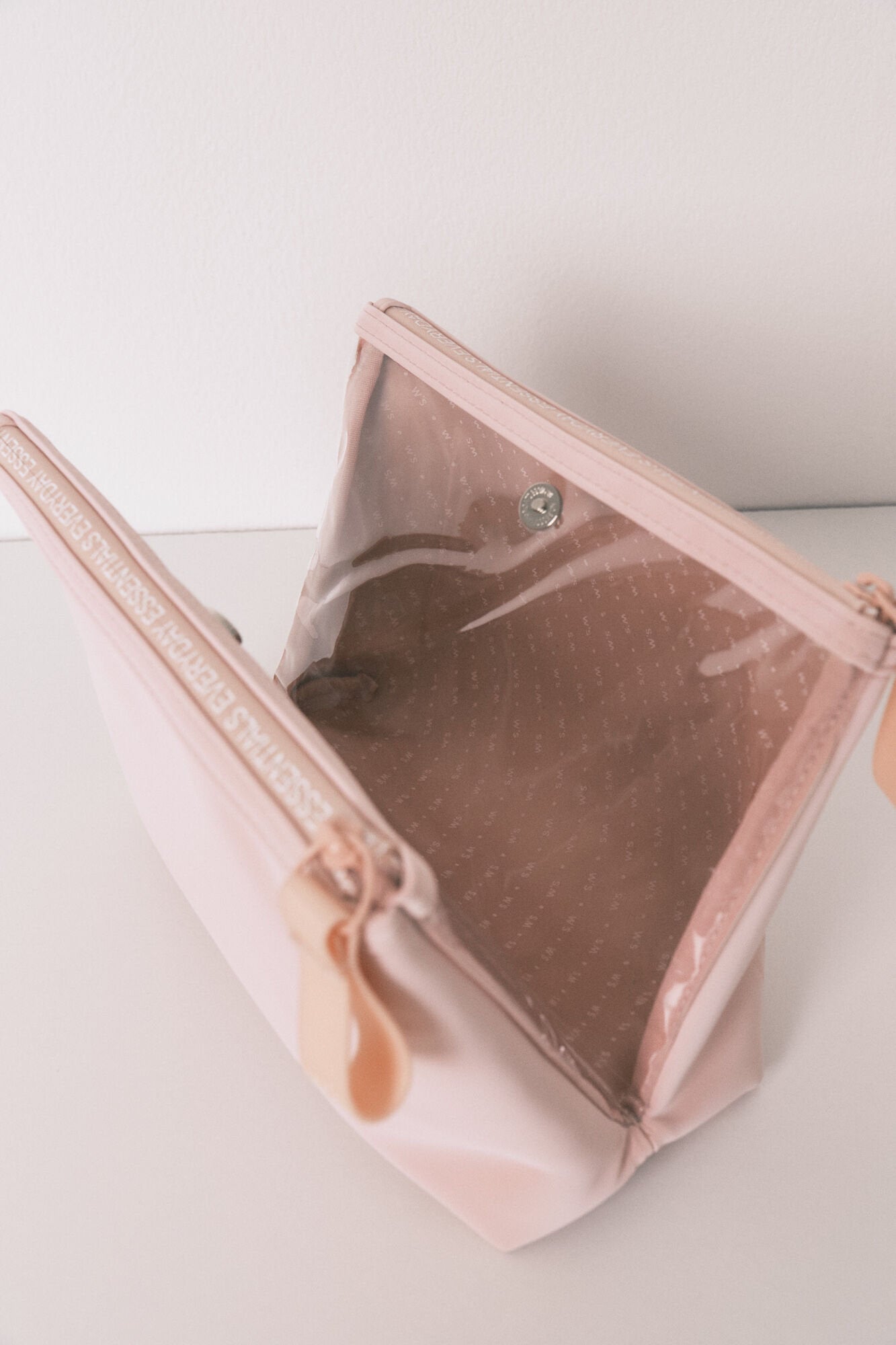 Women Secret_Medium Pink Rubber Vanity Case_4842936_71_03