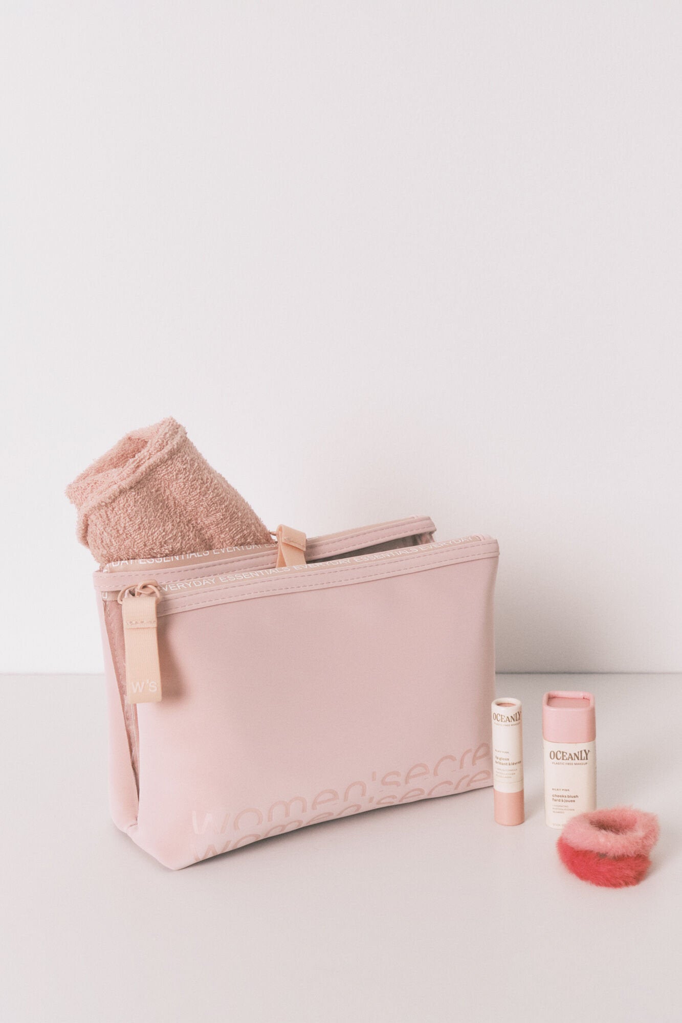 Women Secret_Medium Pink Rubber Vanity Case_4842936_71_04