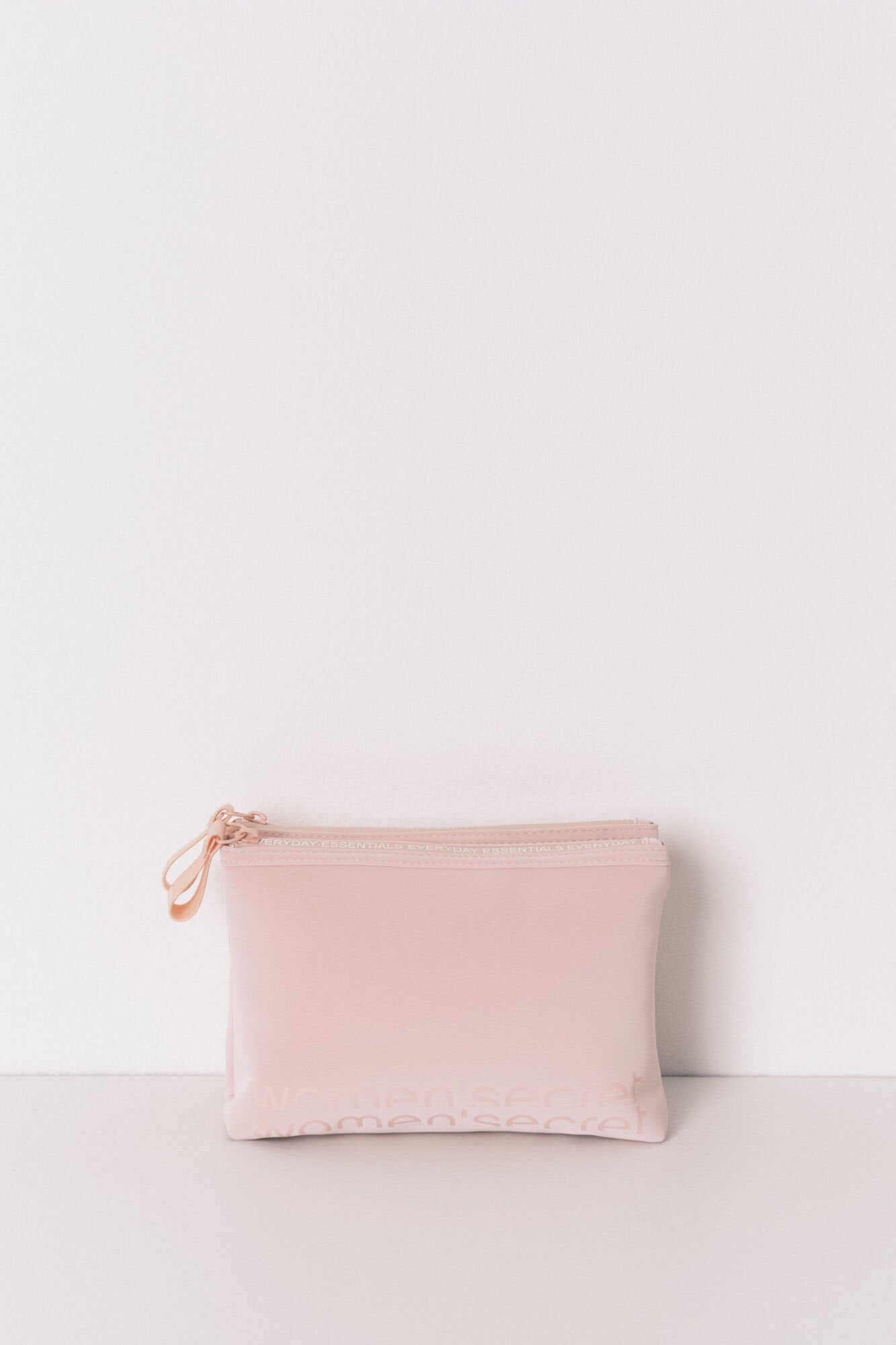 Women Secret_Medium Pink Rubber Vanity Case_4842936_71_05