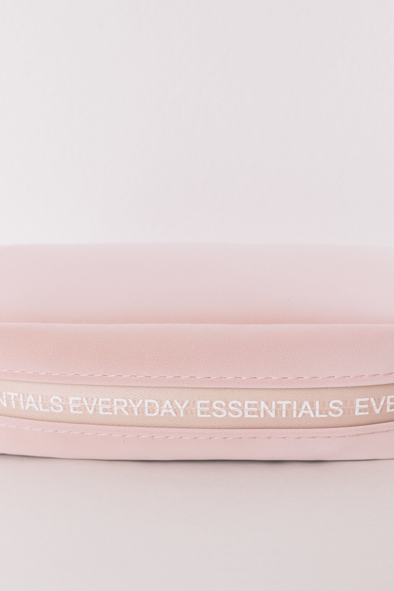 Women Secret_Small Pink Rubber Vanity Case_4842938_71_04