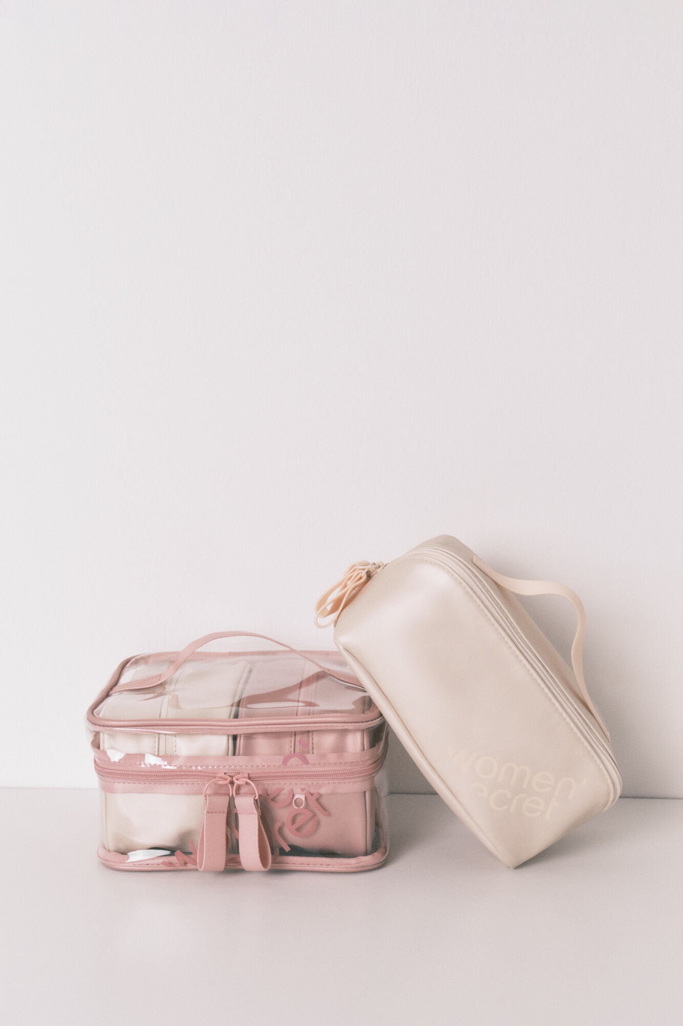 Women Secret_Pack of 3 Metallic Rubber Toiletry Bags_4842939_71_04