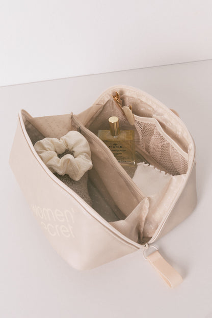 Women Secret_Small Ivory Metalized Rubber Vanity Case_4842940_96_02