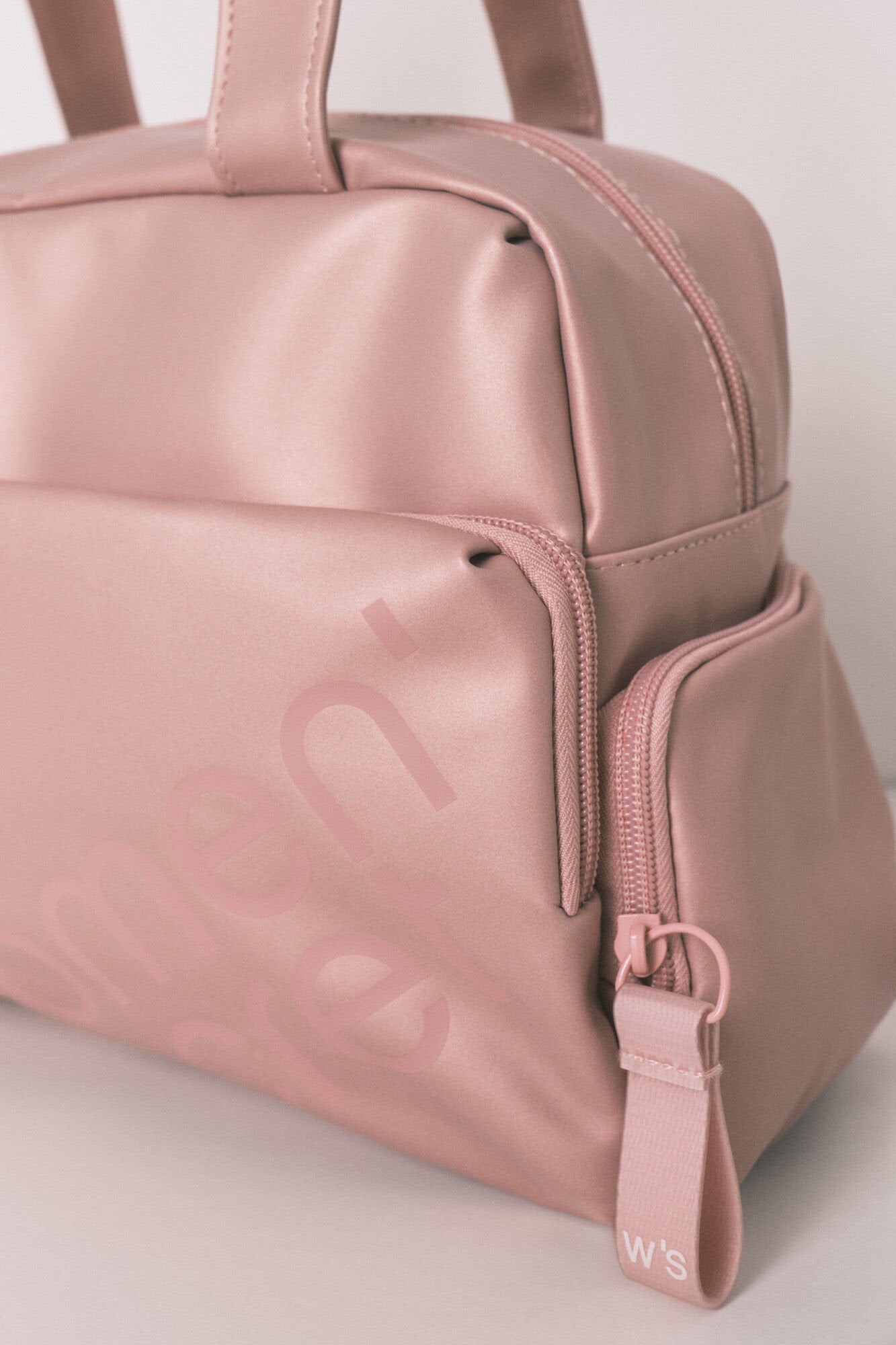 Women Secret_Large Metallic Pink Rubber Vanity Case_4842941_72_02