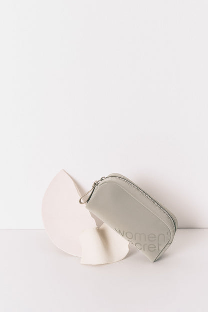 Women Secret_Small Metallic Khaki Rubber Vanity Case_4842942_91_04