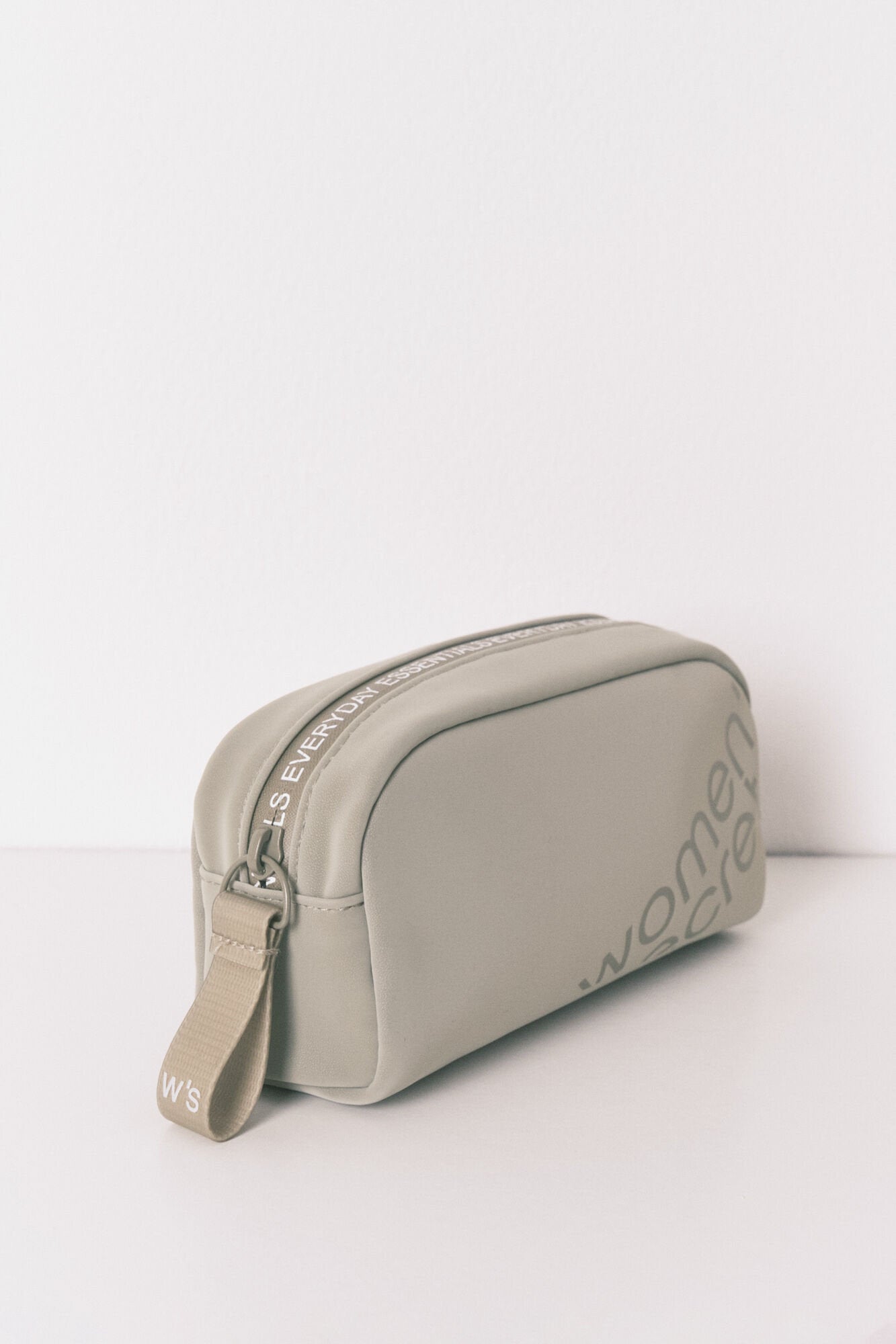 Women Secret_Small Metallic Khaki Rubber Vanity Case_4842942_91_06