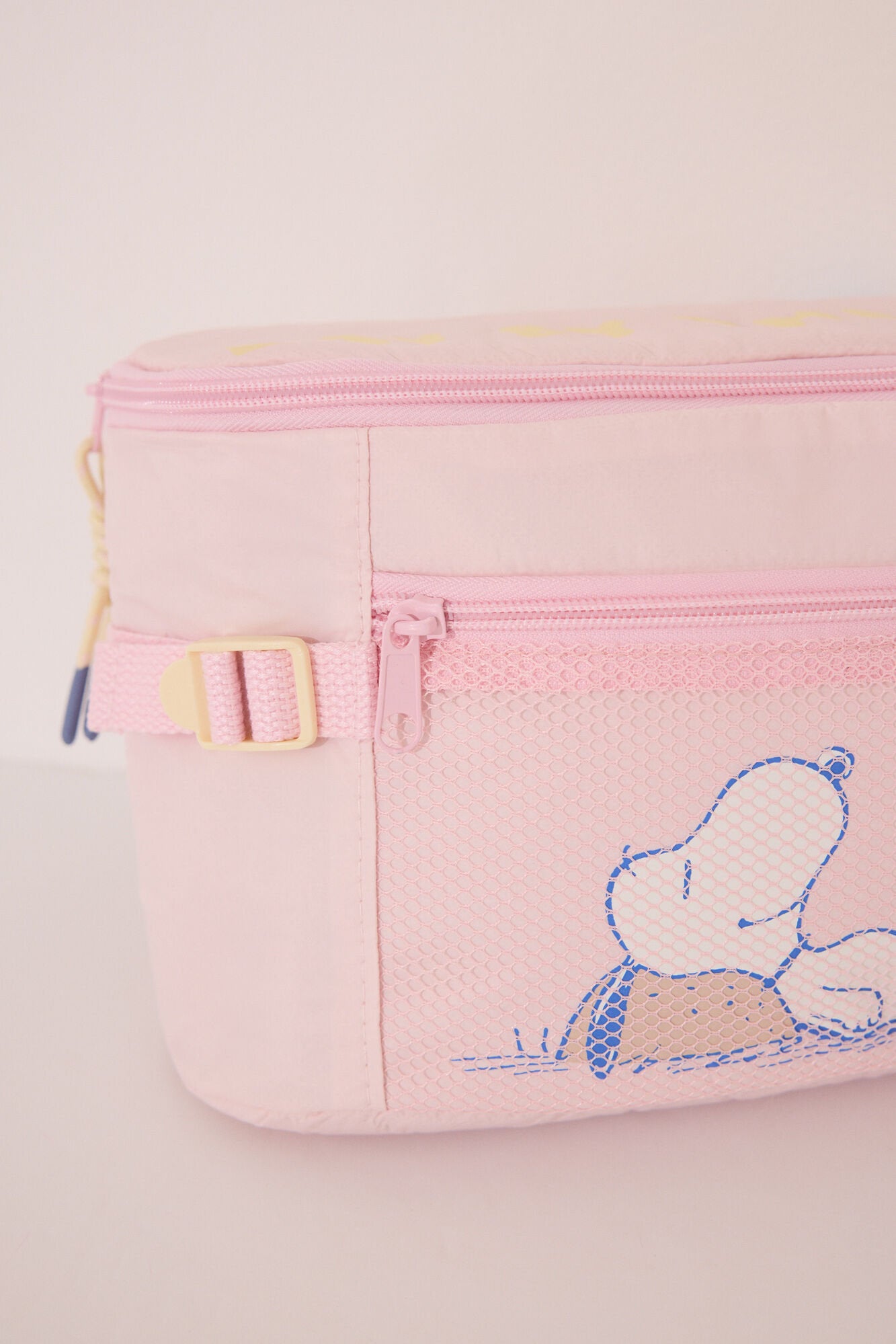Women Secret_Large Pink Snoopy Vanity Case_4842943_70_02