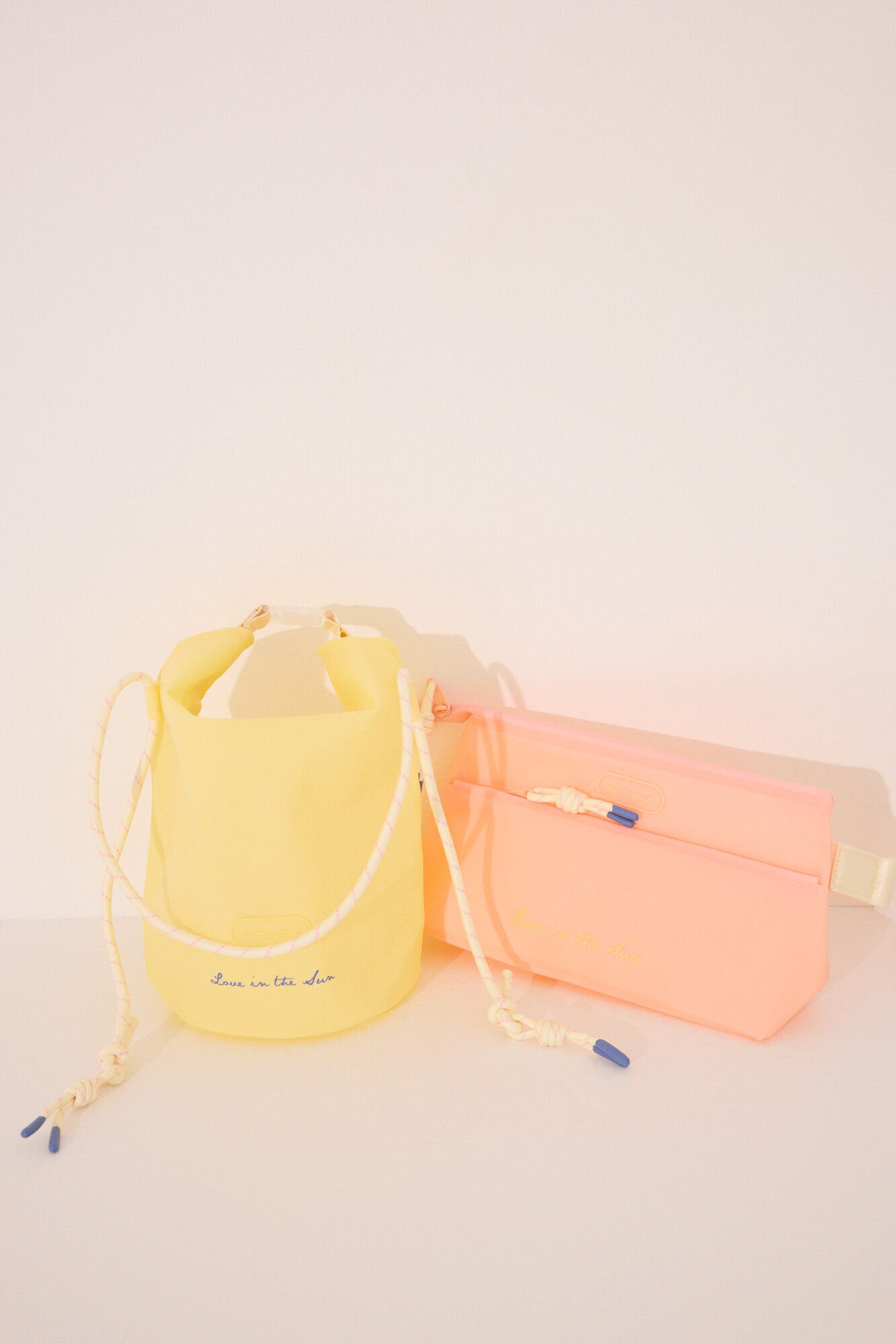 Women Secret_Medium Water-Resistant Vanity Case_4842948_67_06