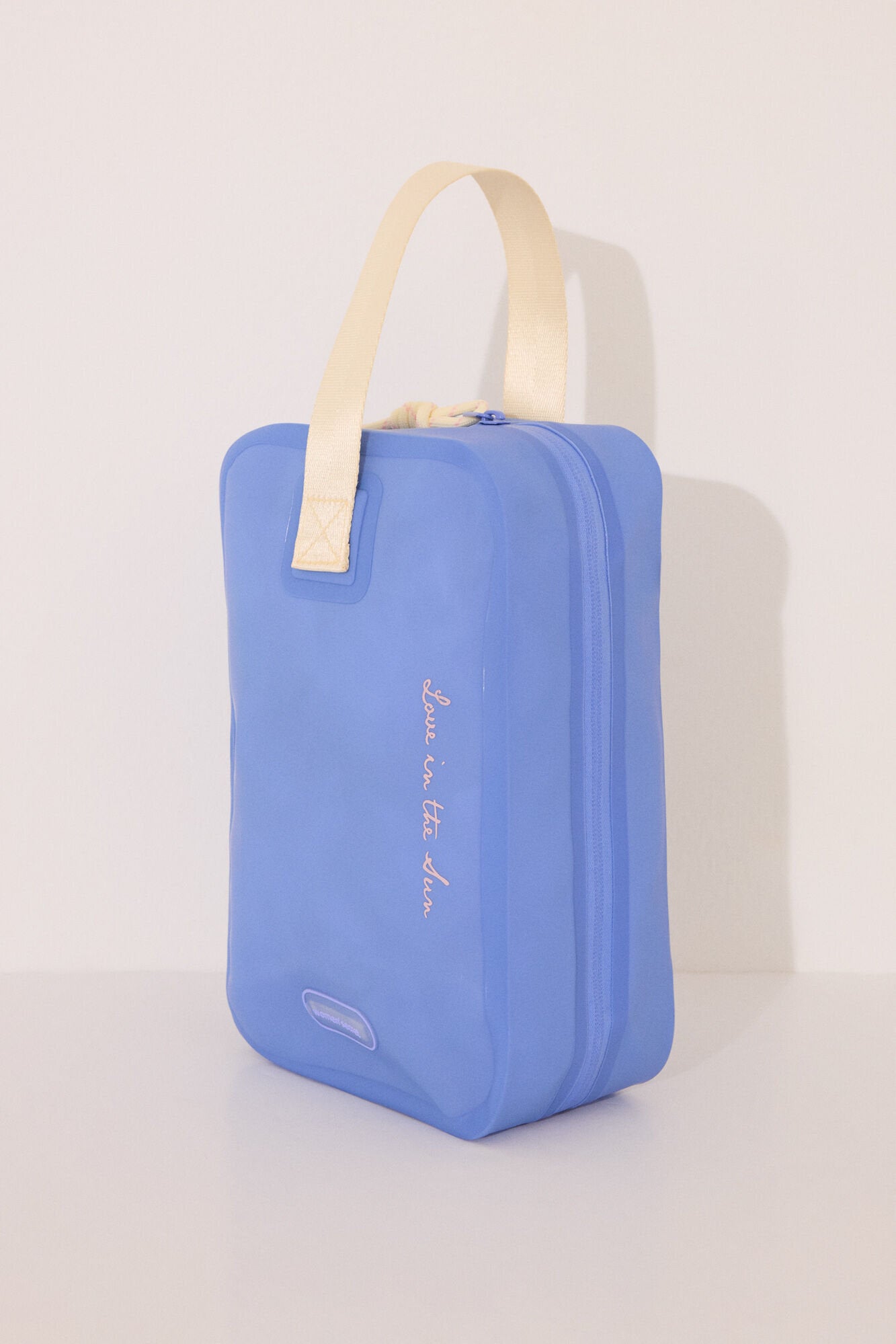 Women Secret_Medium Water-Resistant Vanity Case with Side Handle_4842949_15_05