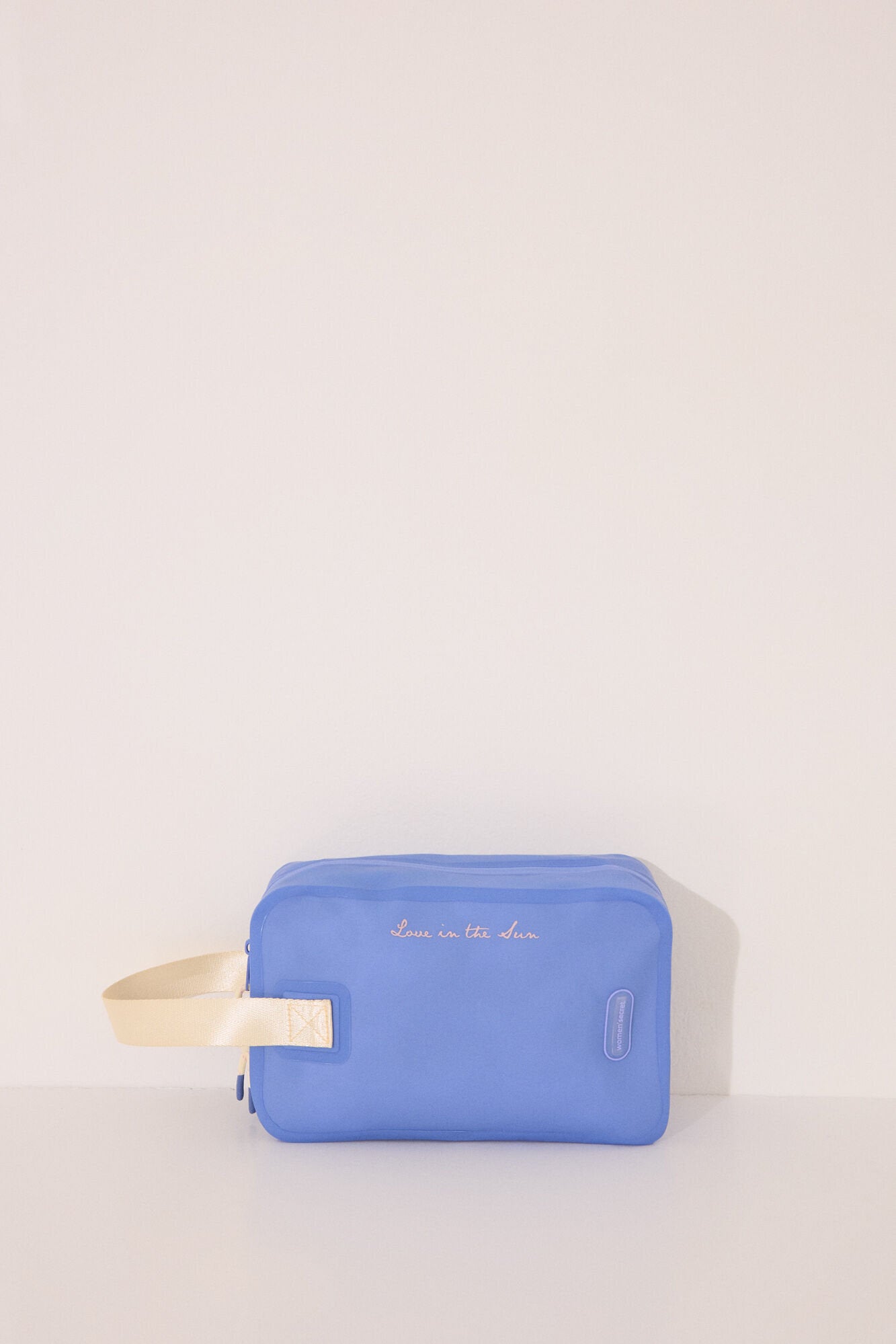 Women Secret_Medium Water-Resistant Vanity Case with Side Handle_4842949_15_06