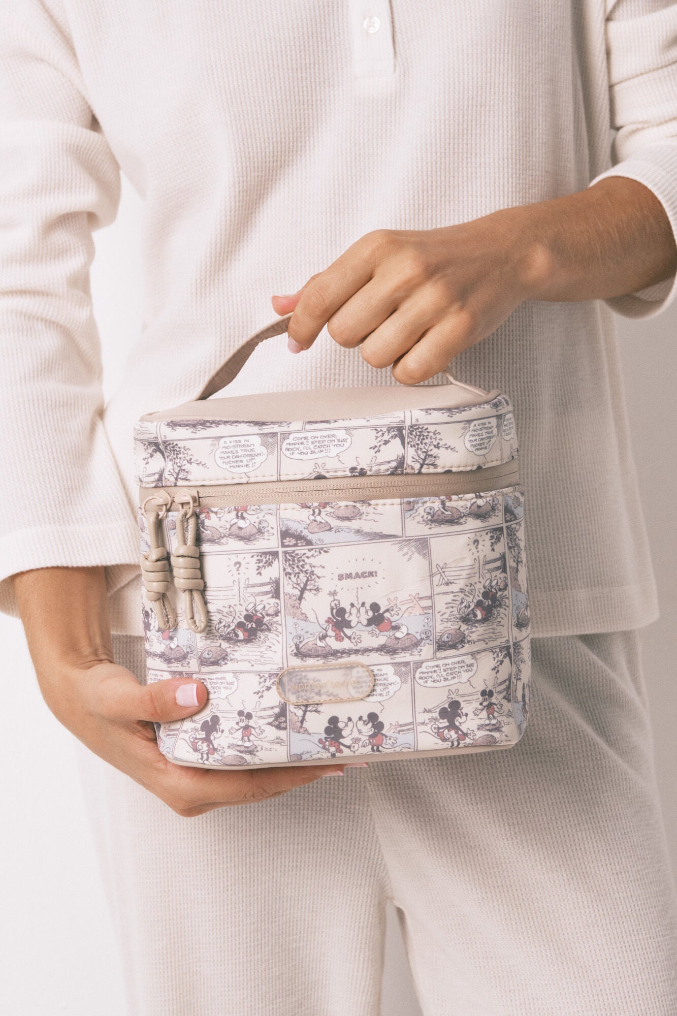 Women Secret_Multicoloured_Mickey Mouse Medium Nylon Vanity Case_4842951_98_01