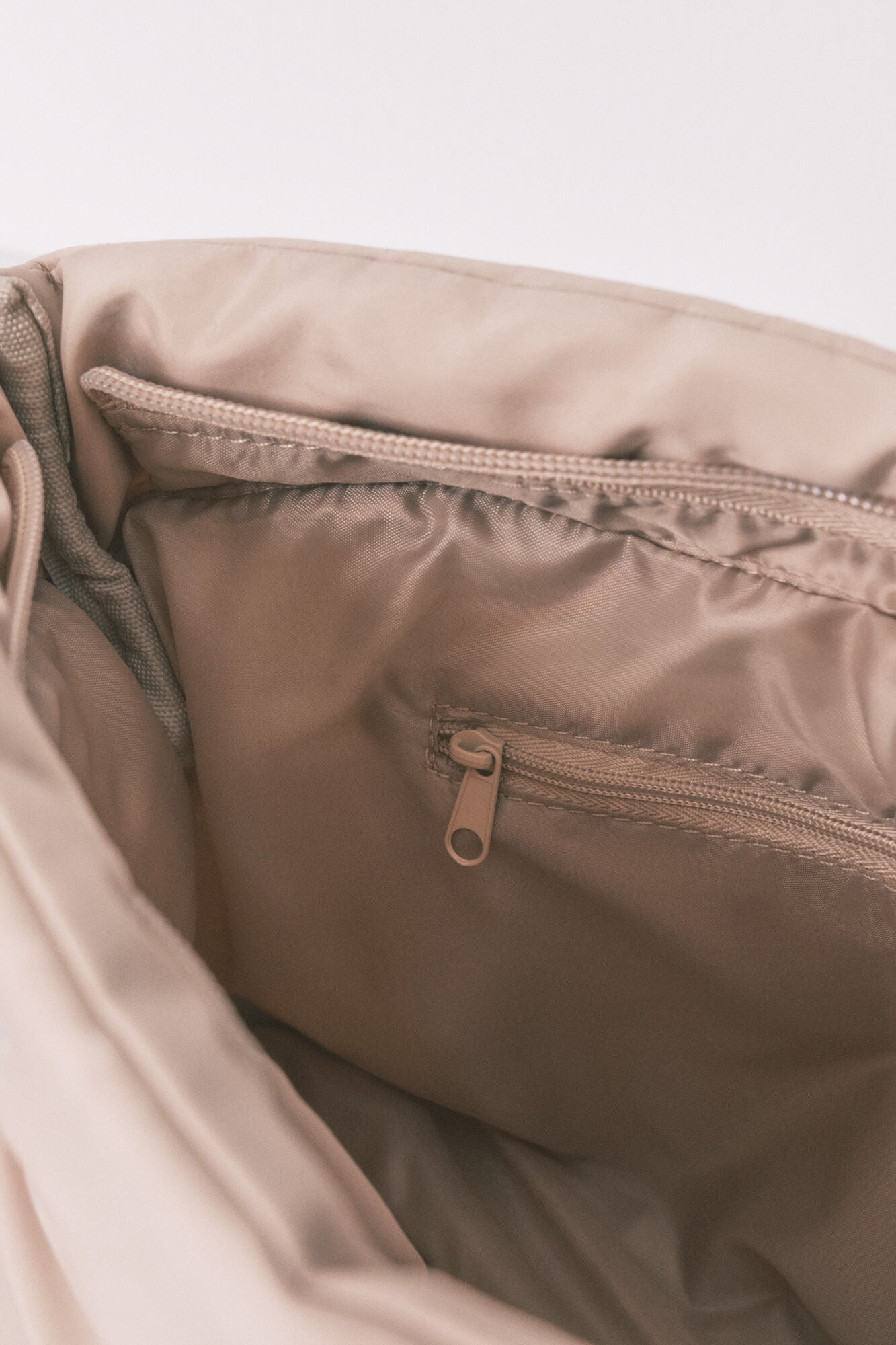 Women Secret_Tan_Medium Puffer Beige Snoopy Vanity Case_4842955_33_02