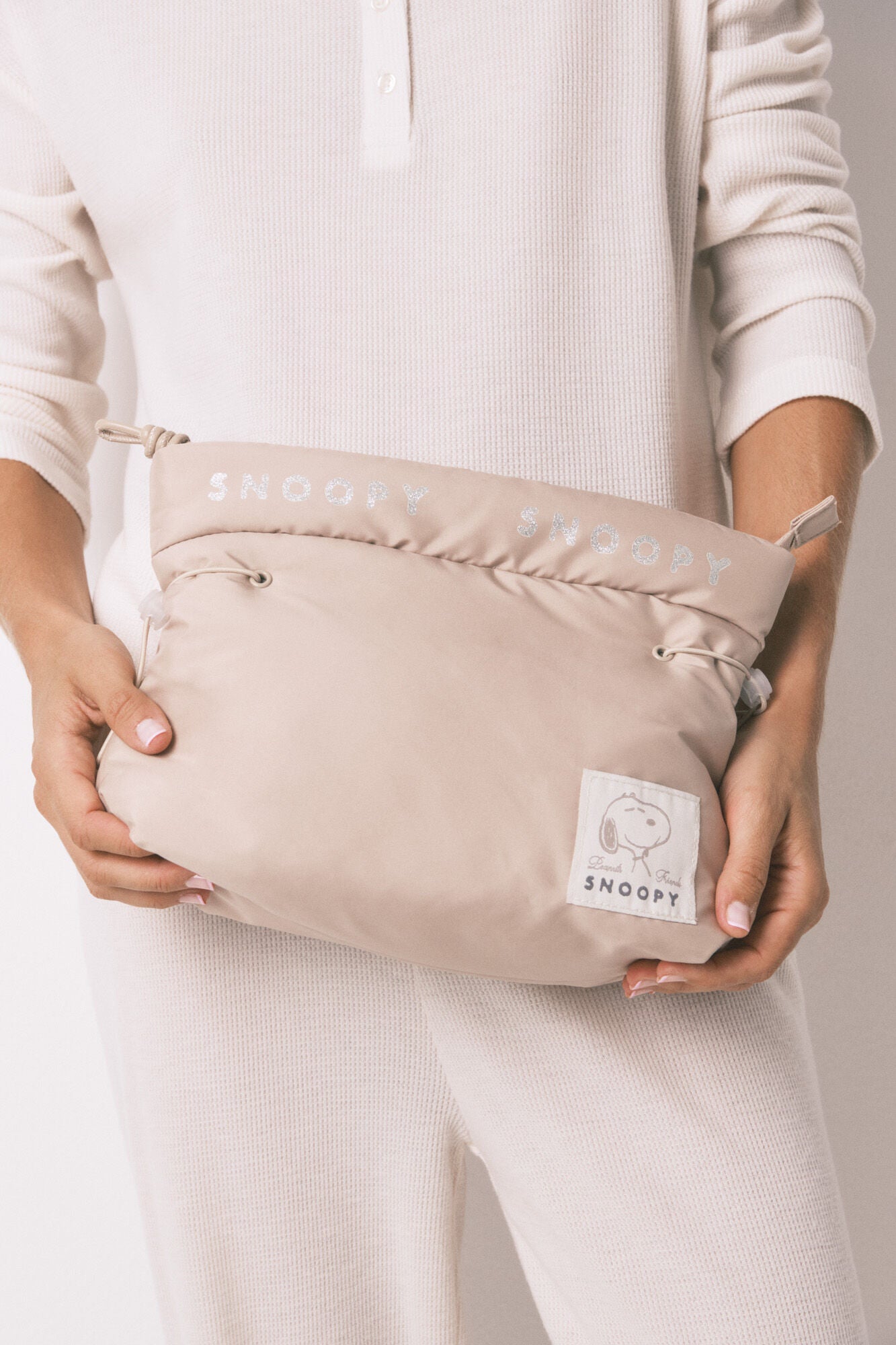 Women Secret_Tan_Medium Puffer Beige Snoopy Vanity Case_4842955_33_03