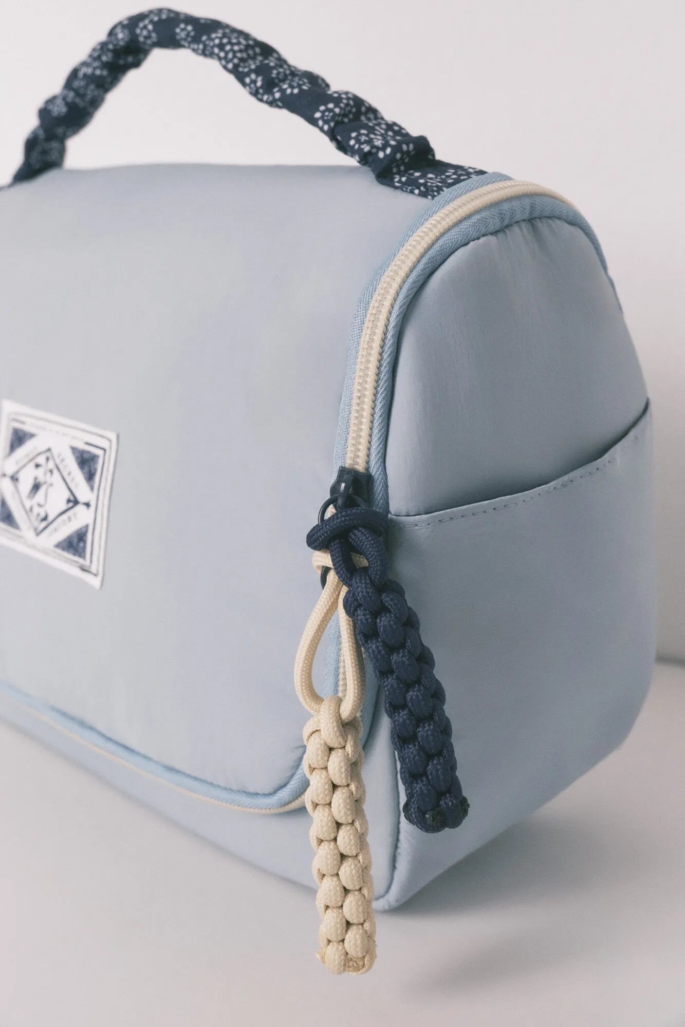 Women Secret_Medium Blue_Blue Large Floral Piping Vanity Case_4843019_12_01