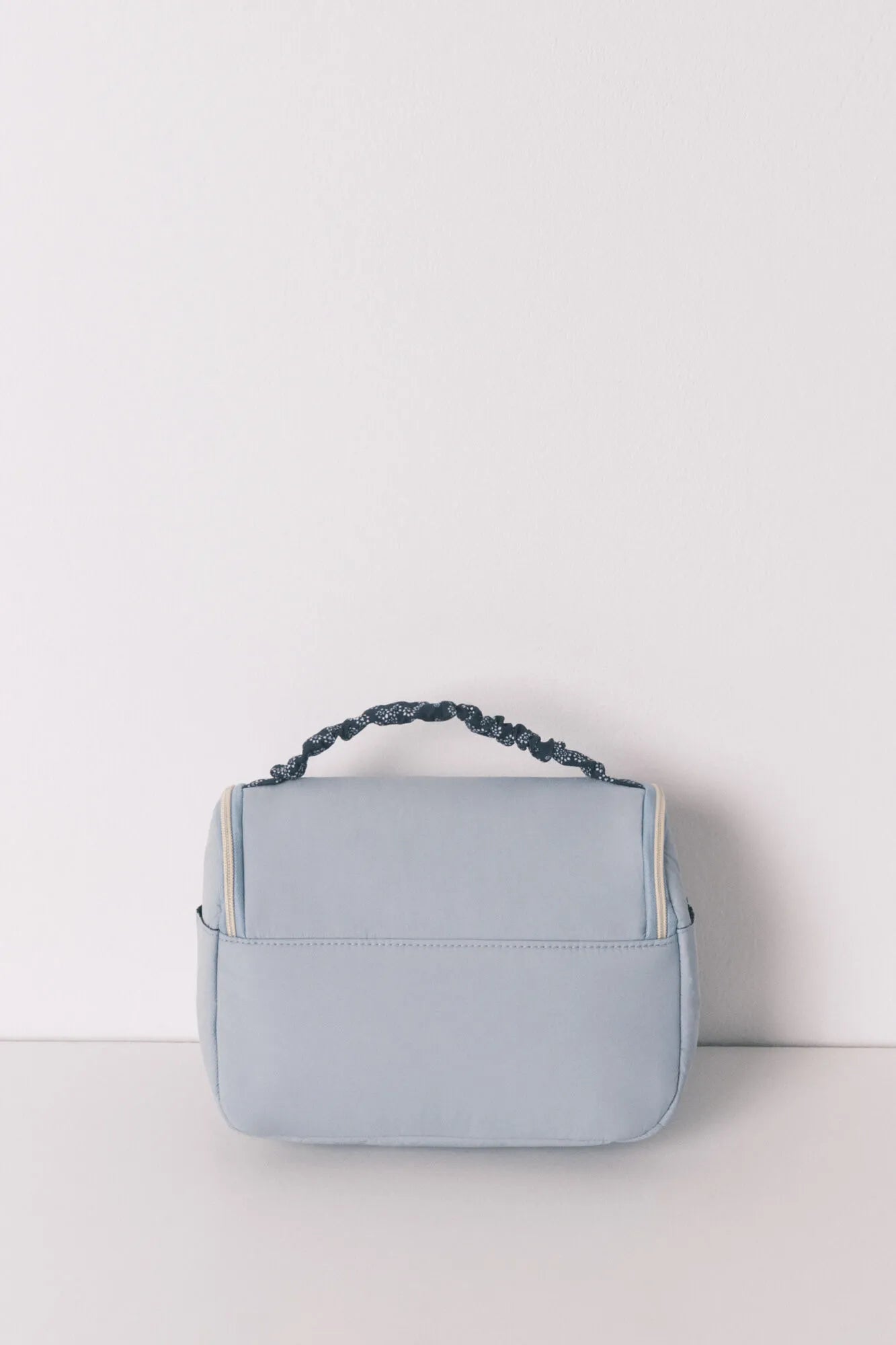 Women Secret_Medium Blue_Blue Large Floral Piping Vanity Case_4843019_12_05