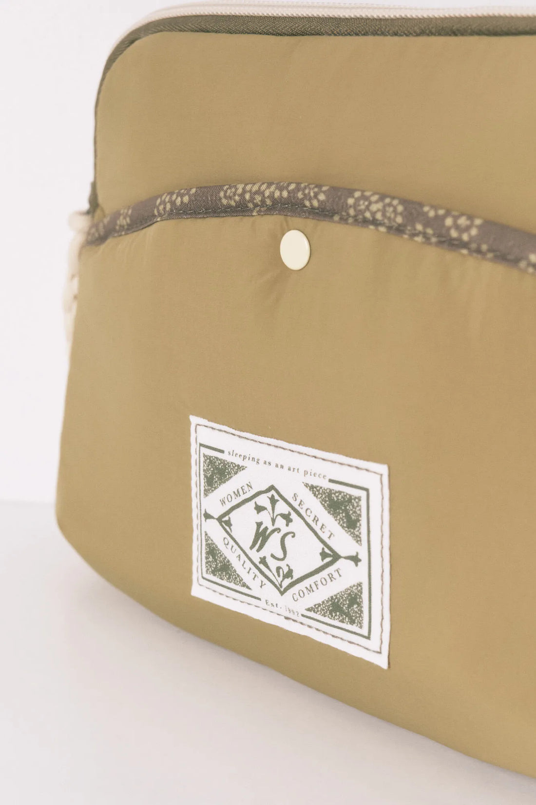 Women Secret_Light Khaki_Vivid Green Medium Floral Vanity Case_4843020_94_02