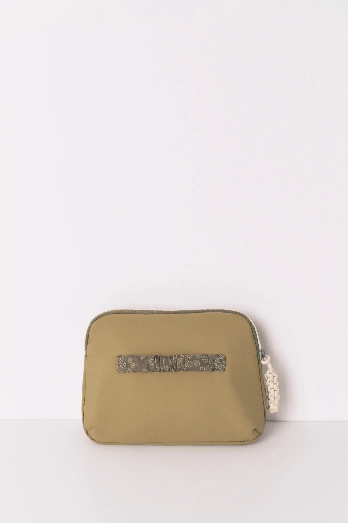 Women Secret_Light Khaki_Vivid Green Medium Floral Vanity Case_4843020_94_06