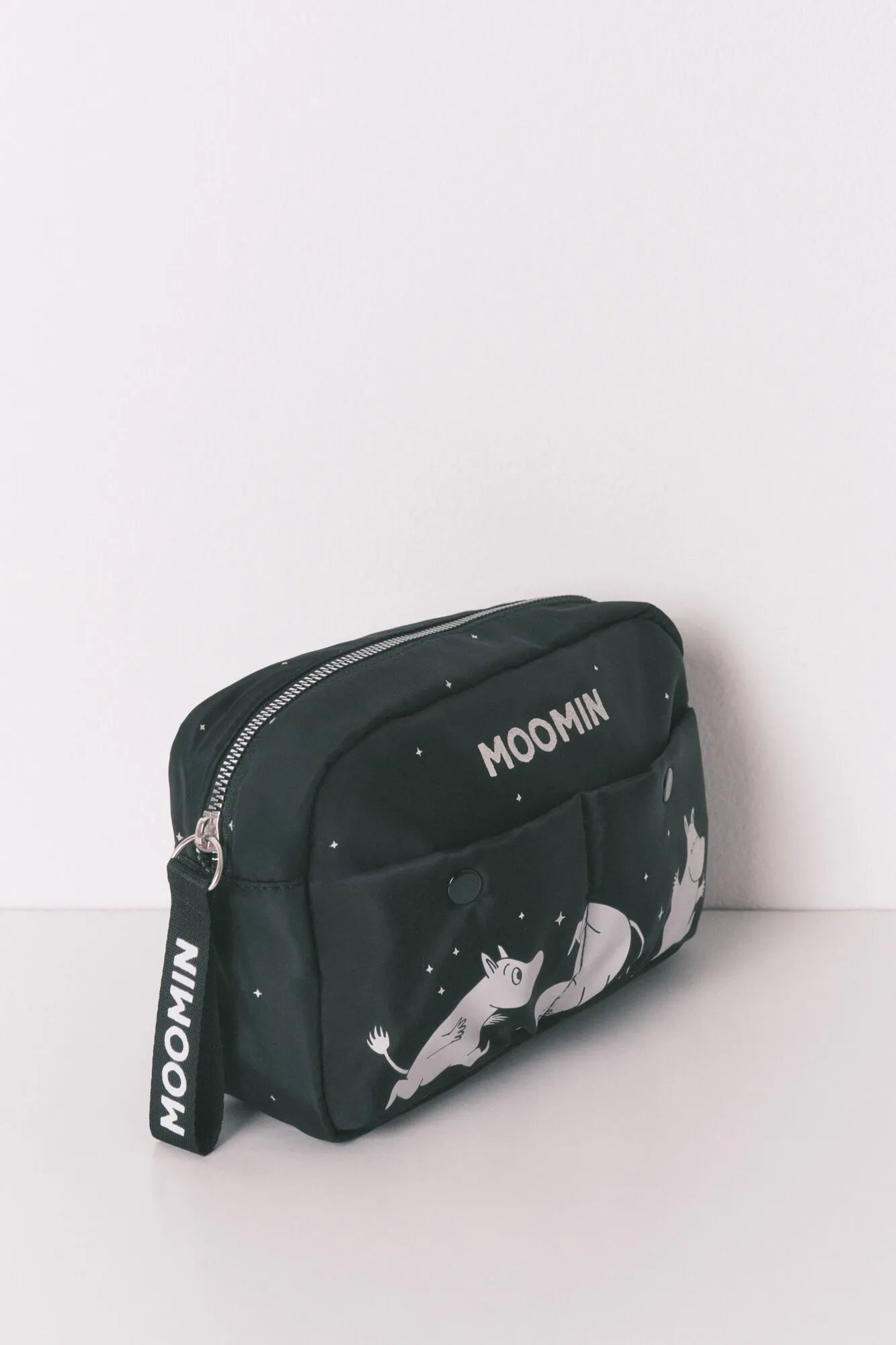 Women Secret_Black_Black Nylon Medium Vanity Case Moomin_4843022_01_01