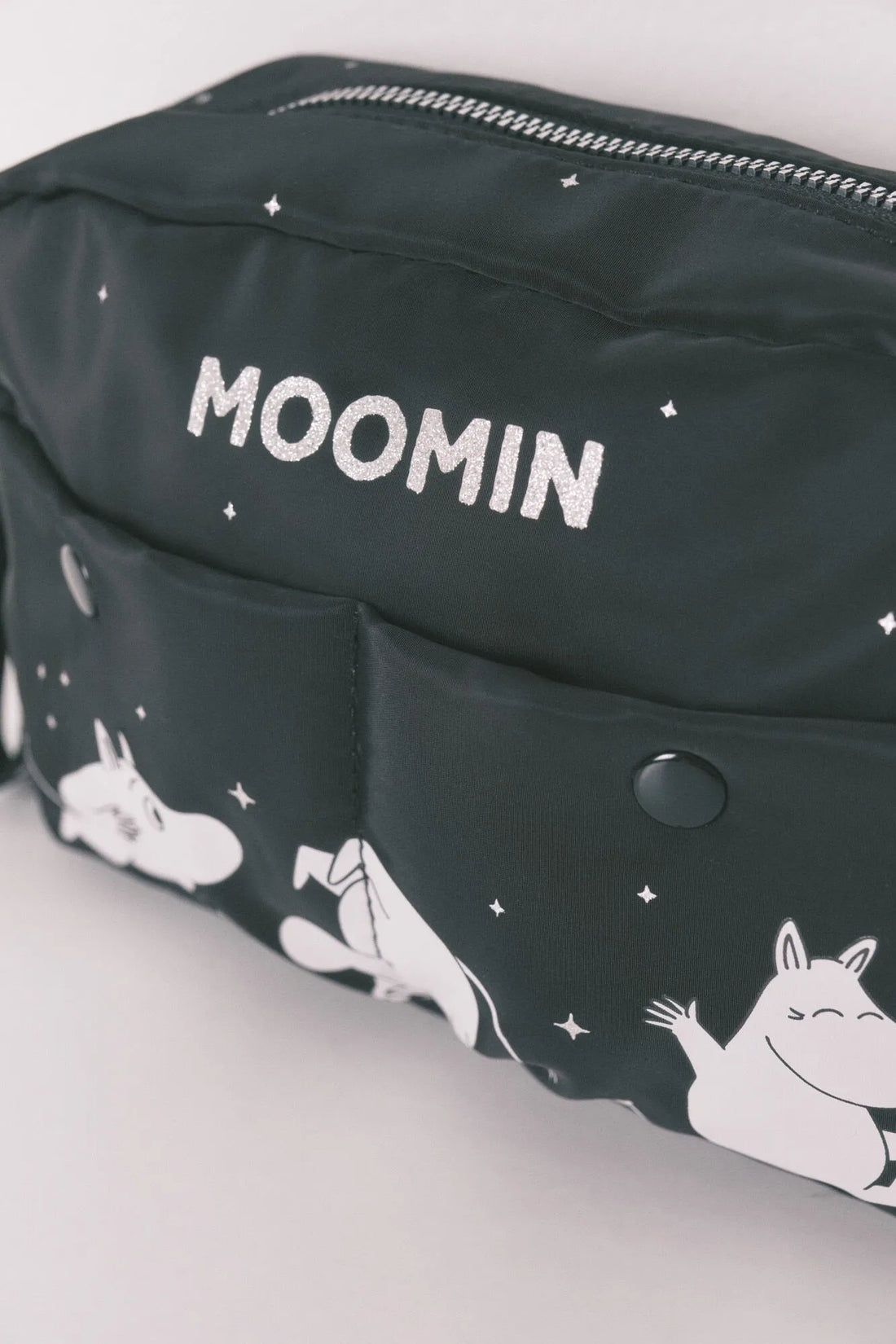 Women Secret_Black_Black Nylon Medium Vanity Case Moomin_4843022_01_02