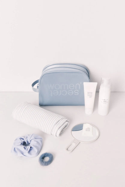 Women Secret_Light Blue_Blue Medium Double-Zip Vanity Case_4843030_18_01