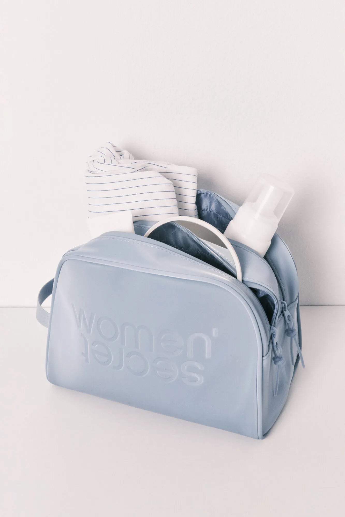 Women Secret_Light Blue_Blue Medium Double-Zip Vanity Case_4843030_18_02