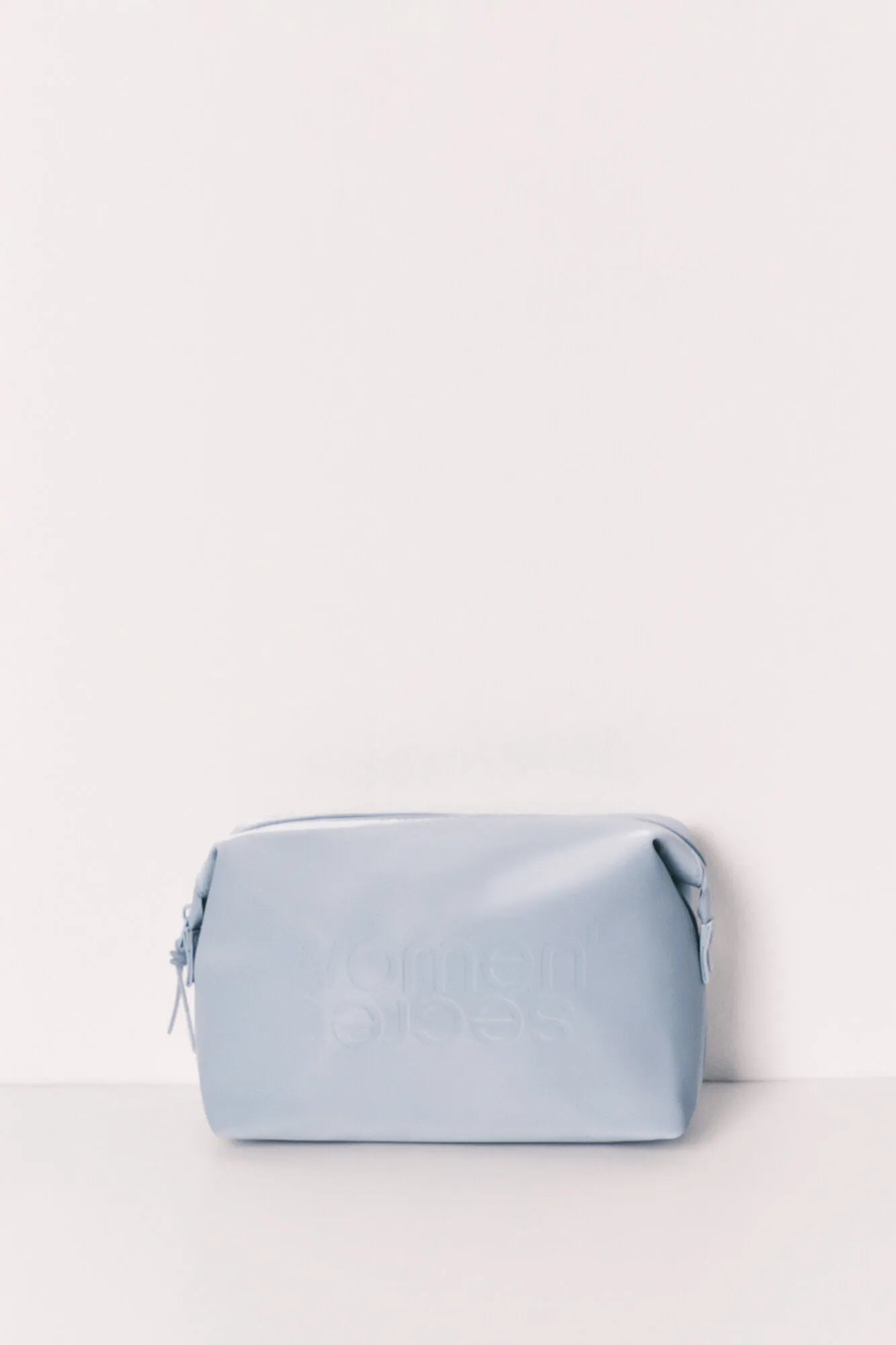 Women Secret_Light Blue_Blue Rubber Medium Vanity Case_4843033_18_04