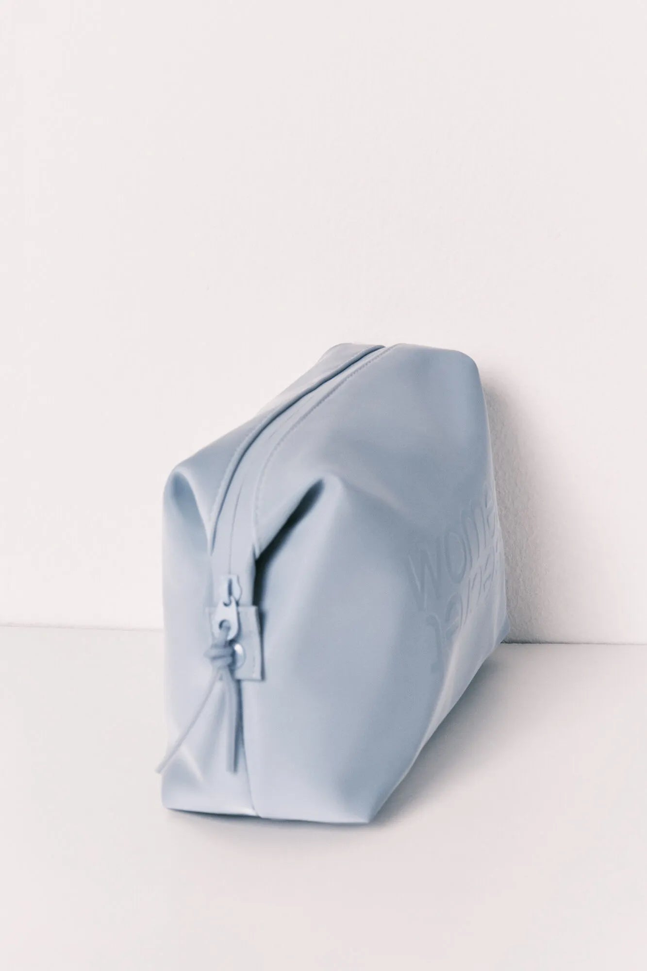 Women Secret_Light Blue_Blue Rubber Medium Vanity Case_4843033_18_05