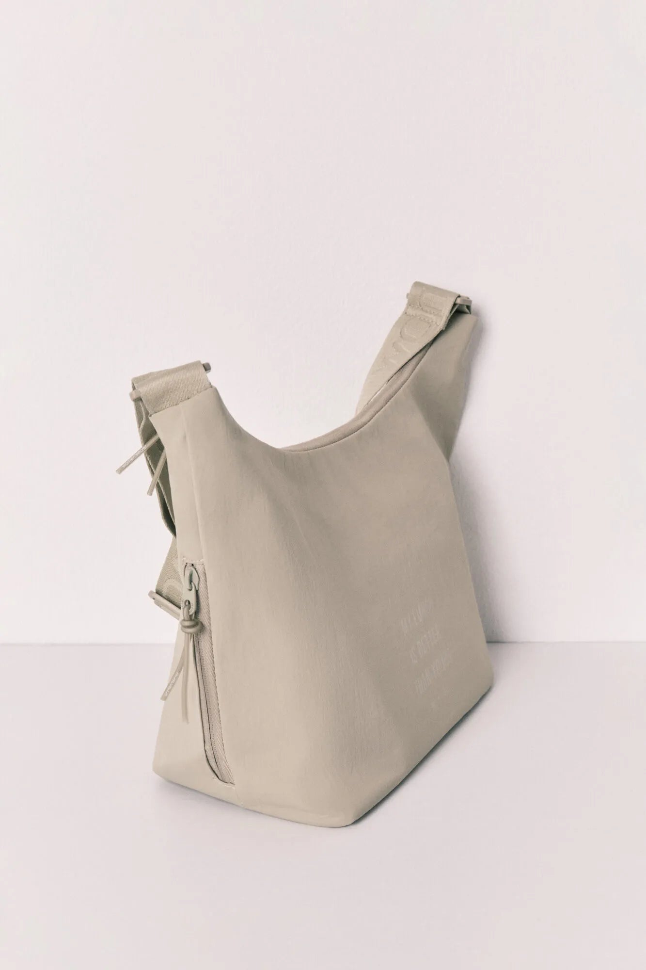 Women Secret_Green_Green Thermal Lunch Bag_4843036_22_05