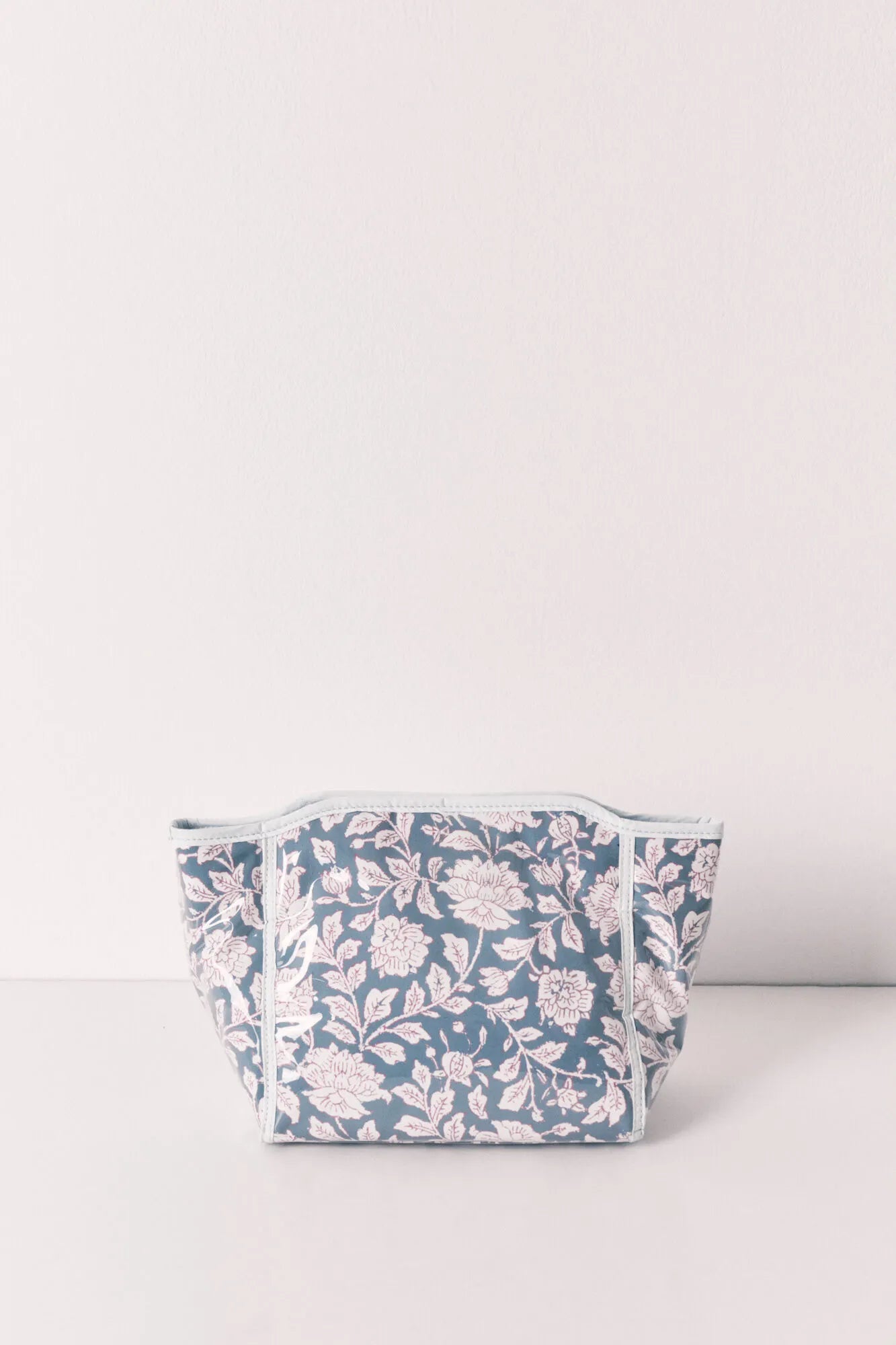 Women Secret Multicoloured Women Blue Medium Floral Print Vanity Case SKU: 4843050_98 Image 05