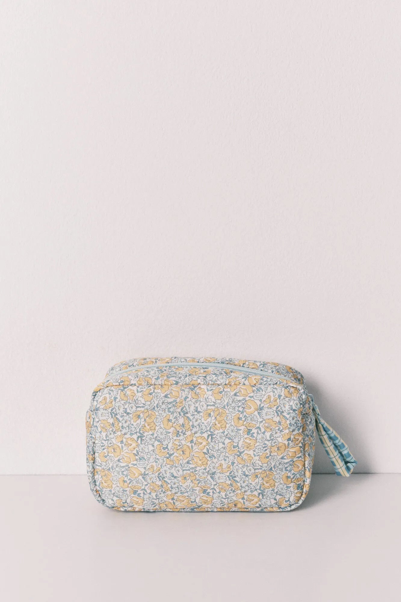 Women Secret Yellow Print Women Snoopy Floral Medium Vanity Case SKU: 4843086_09 Image 05