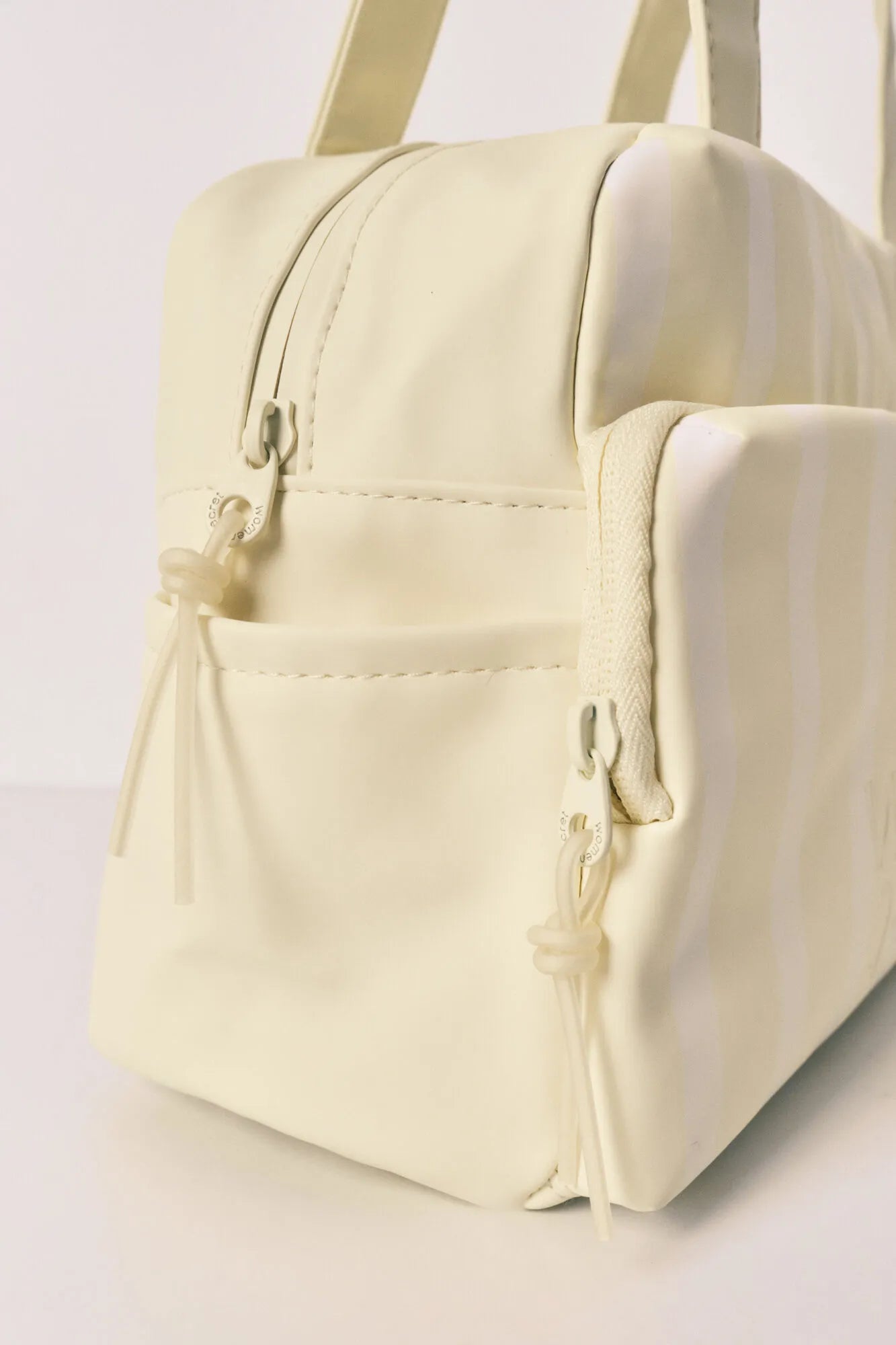Women Secret Yellow Women Large Zip Vanity Case SKU: 4843090_04 Image 03