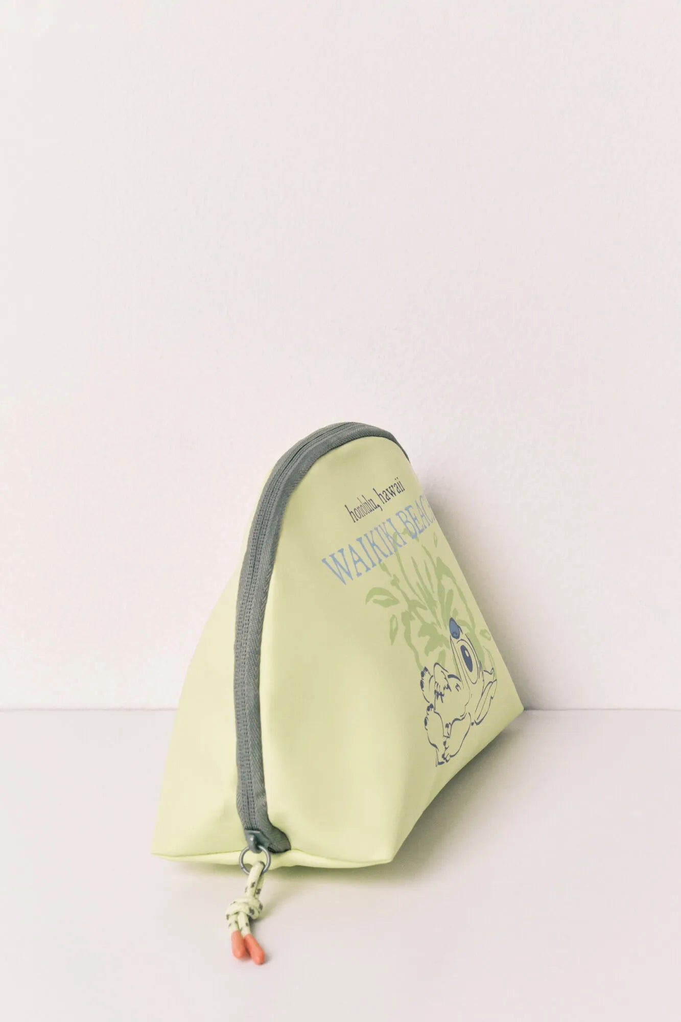 Women Secret Green Women Stitch Rubberised Medium Vanity Case SKU: 4843094_25 Image 04