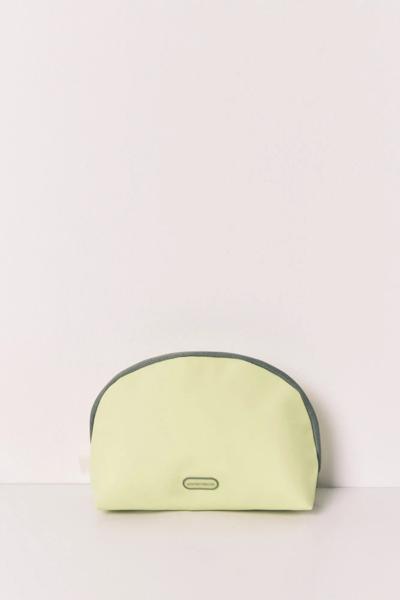 Women Secret Green Women Stitch Rubberised Medium Vanity Case SKU: 4843094_25 Image 05