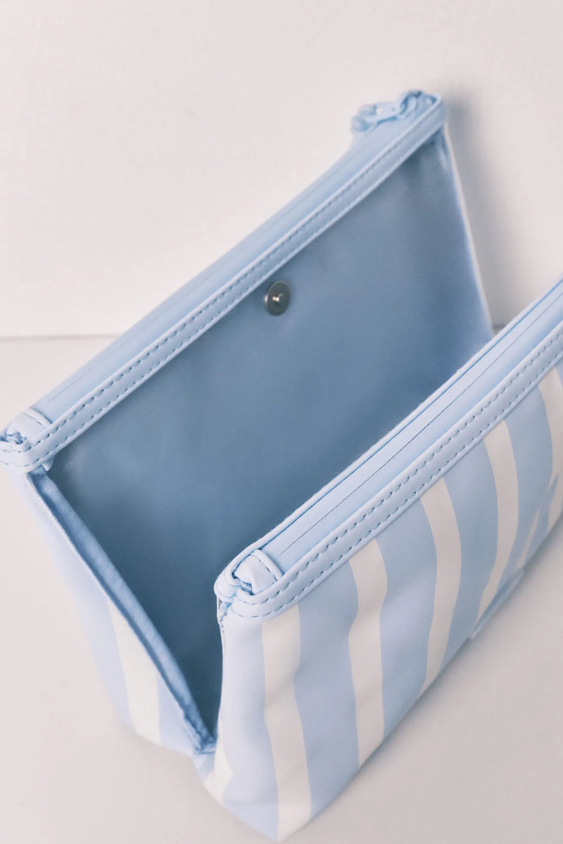 Women Secret Medium Blue Women Blue Striped Medium Vanity Case SKU: 4843105_12 Image 02