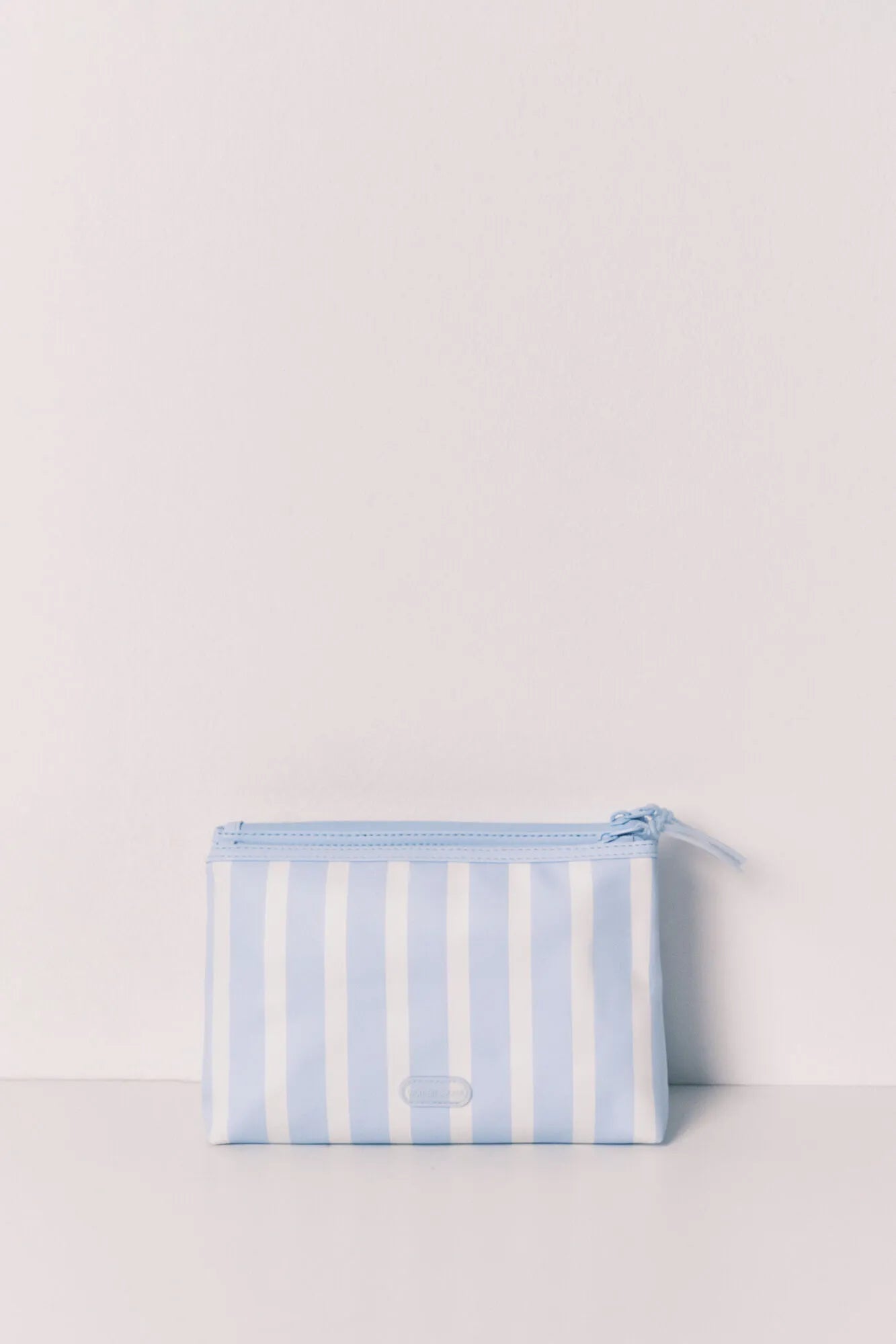 Women Secret Medium Blue Women Blue Striped Medium Vanity Case SKU: 4843105_12 Image 04