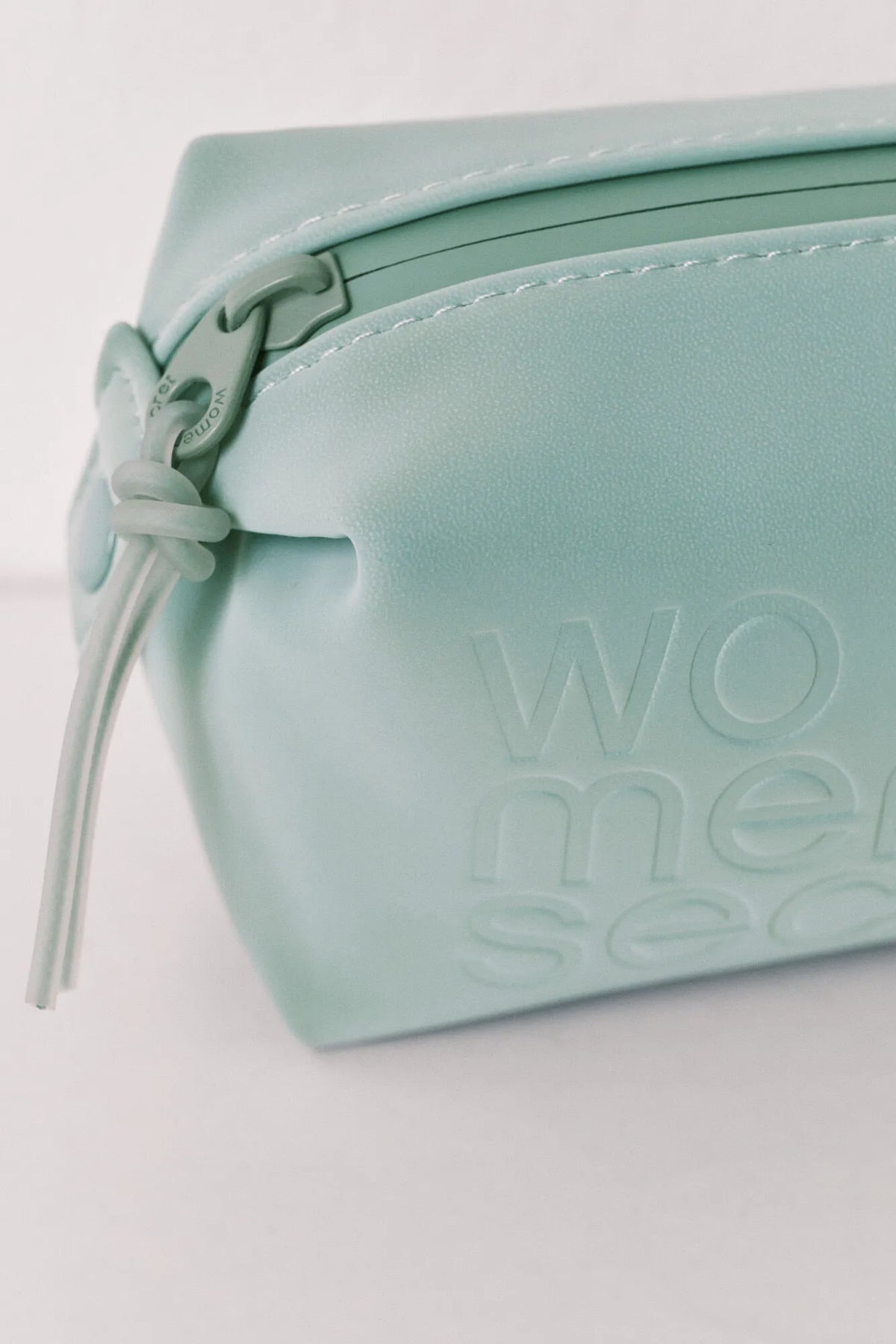 Women Secret Green Women Green Zip Fastening Small Vanity Case SKU: 4844709_23 Image 02