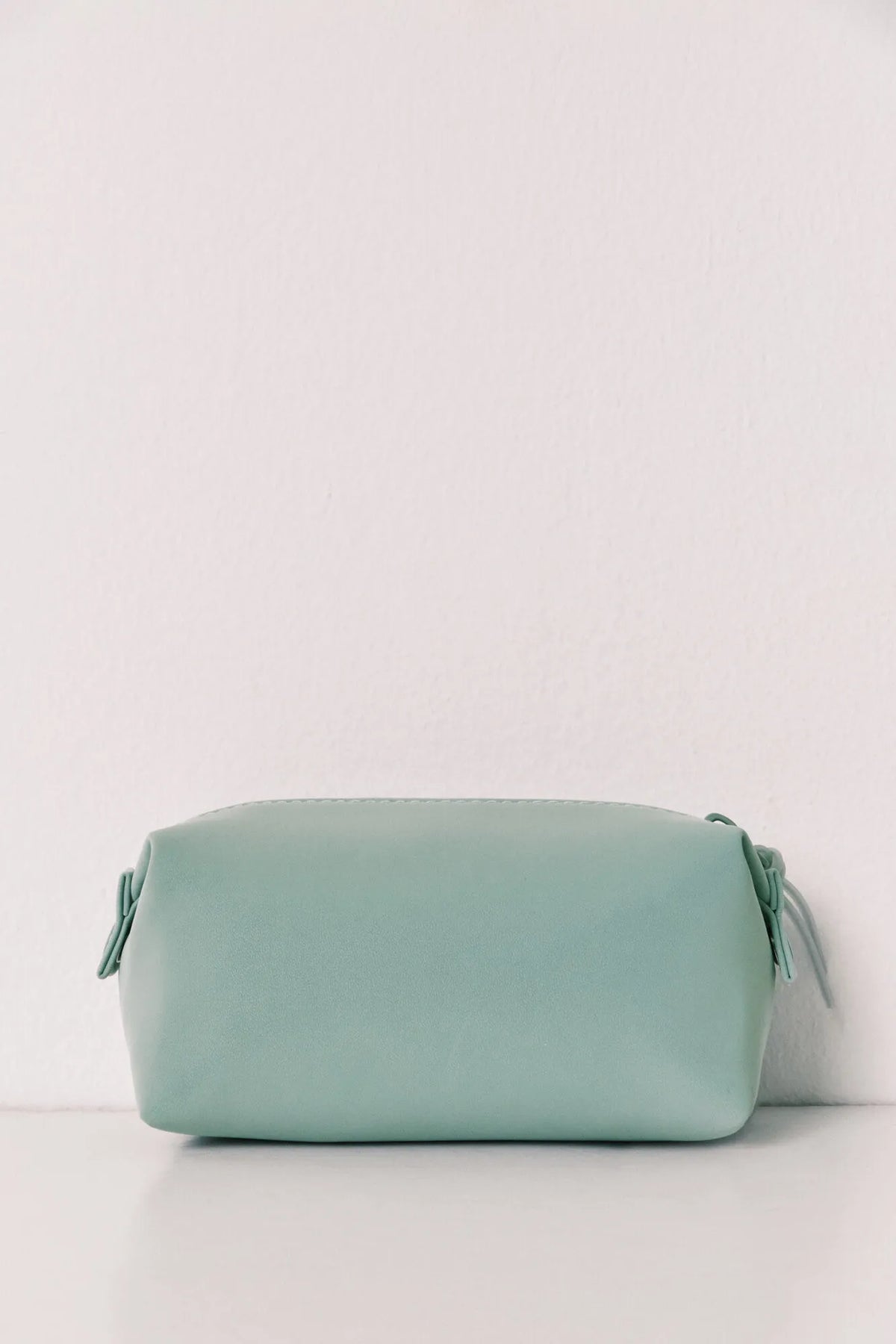 Women Secret Green Women Green Zip Fastening Small Vanity Case SKU: 4844709_23 Image 04