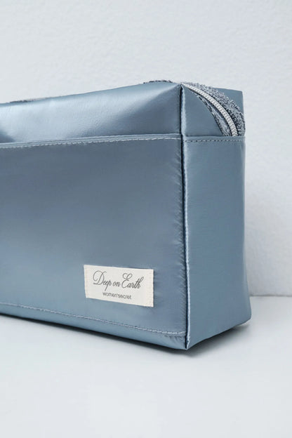 Women Secret Light Blue Women Metallic Blue Puffer Medium Vanity Case SKU: 4844715_16 Image 04